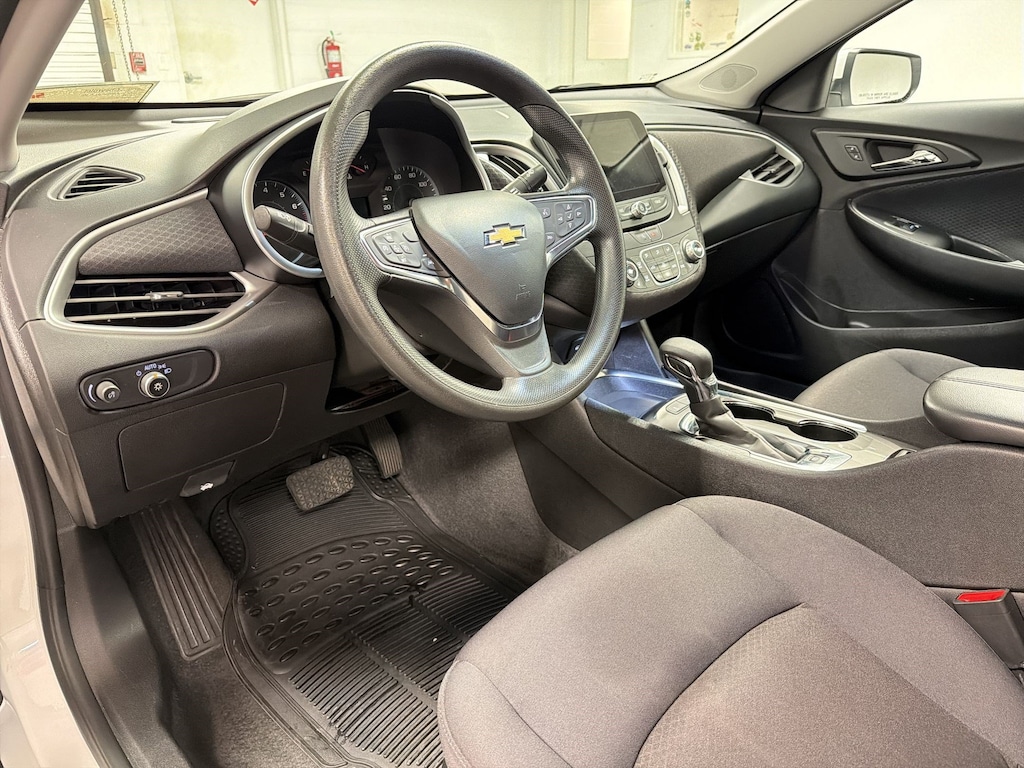 Used 2025 Chevrolet Malibu LT Sedan