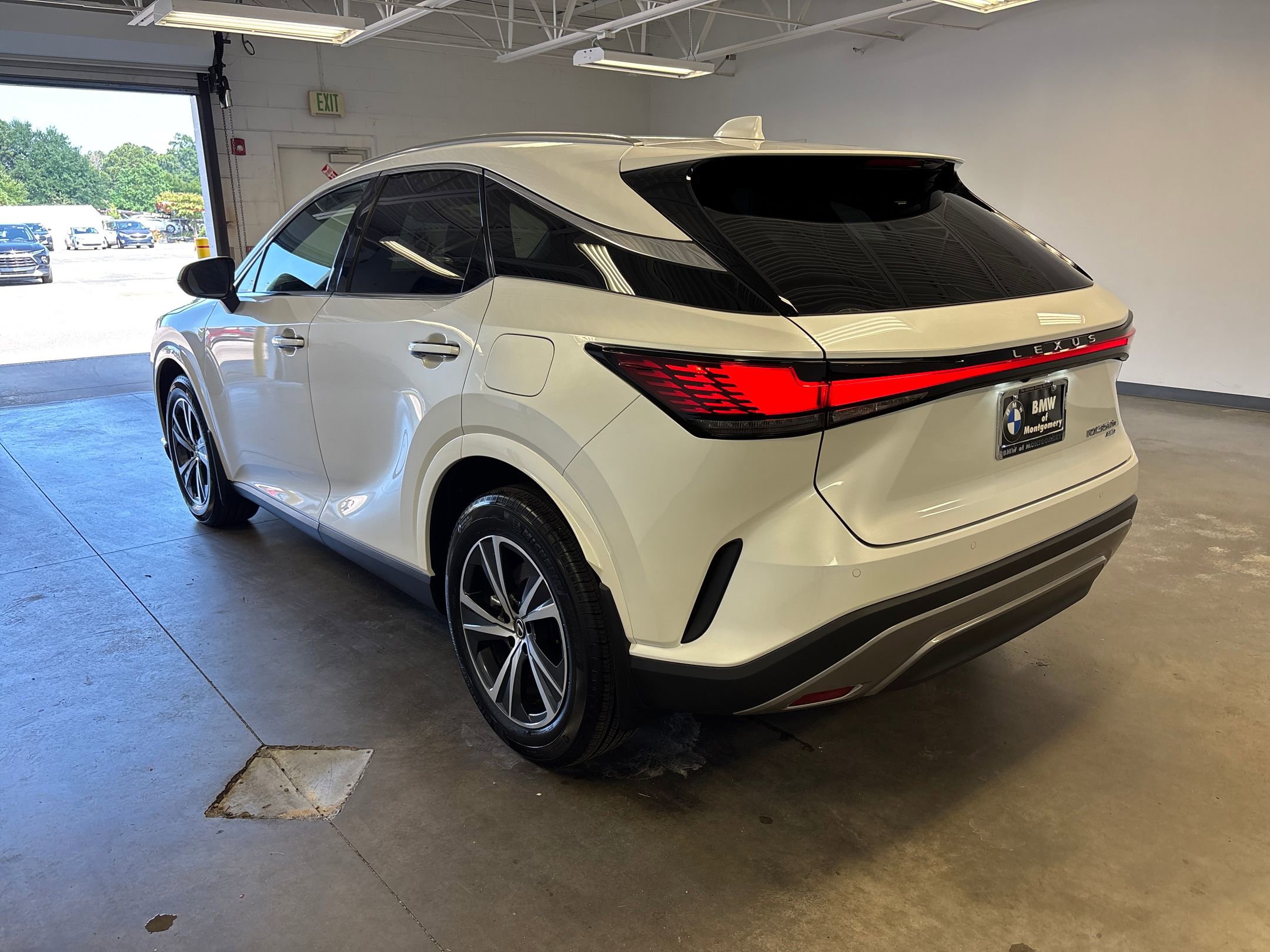 2025 Lexus RX 350h Premium photo 3