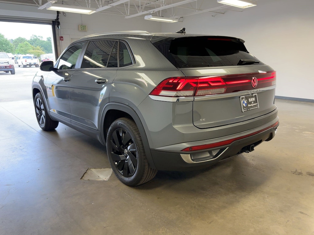 Used 2025 Volkswagen Atlas Cross Sport 2.0T SE w/Technology SUV