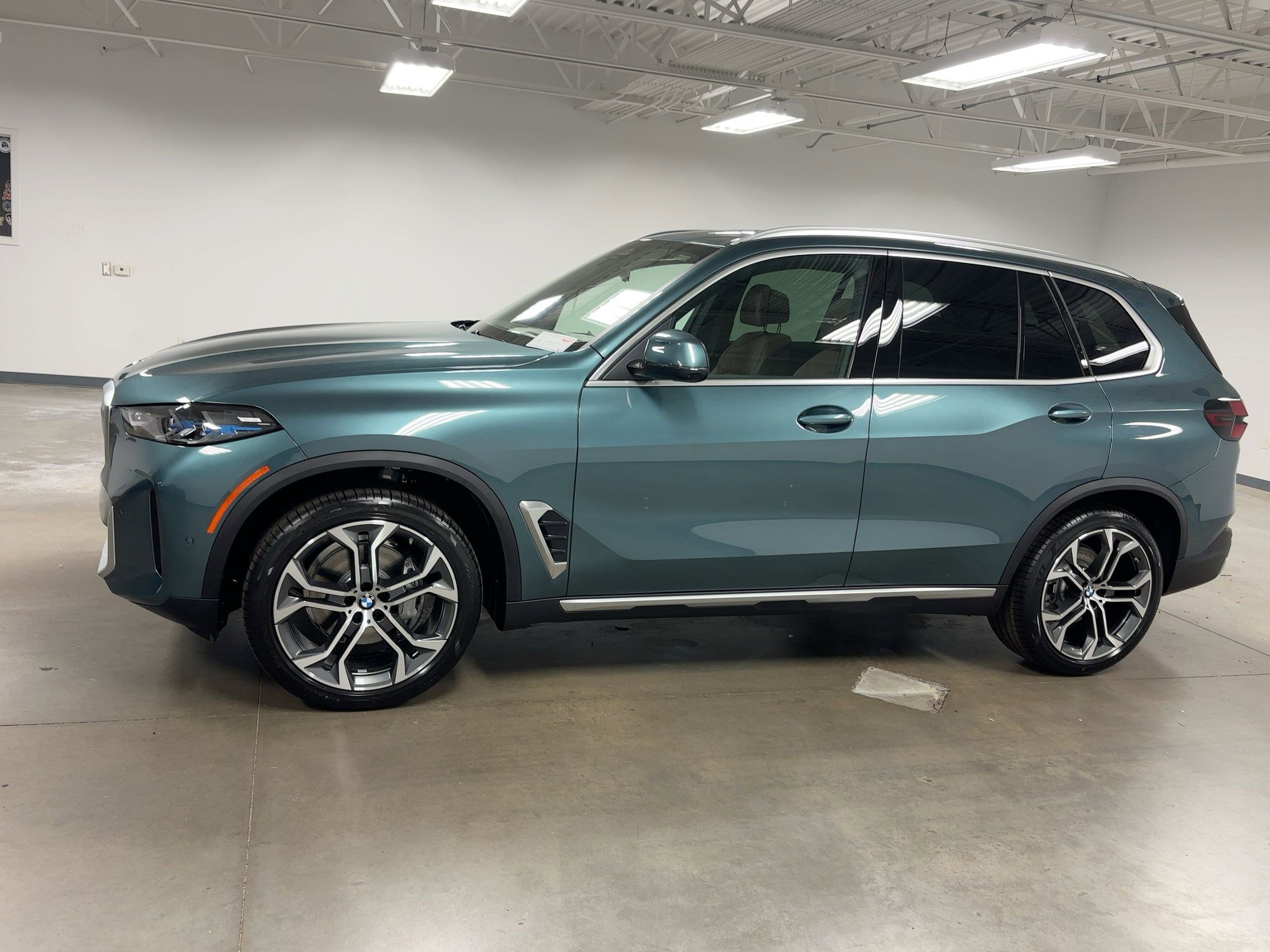 2026 Bmw X5 sDrive40i photo 2