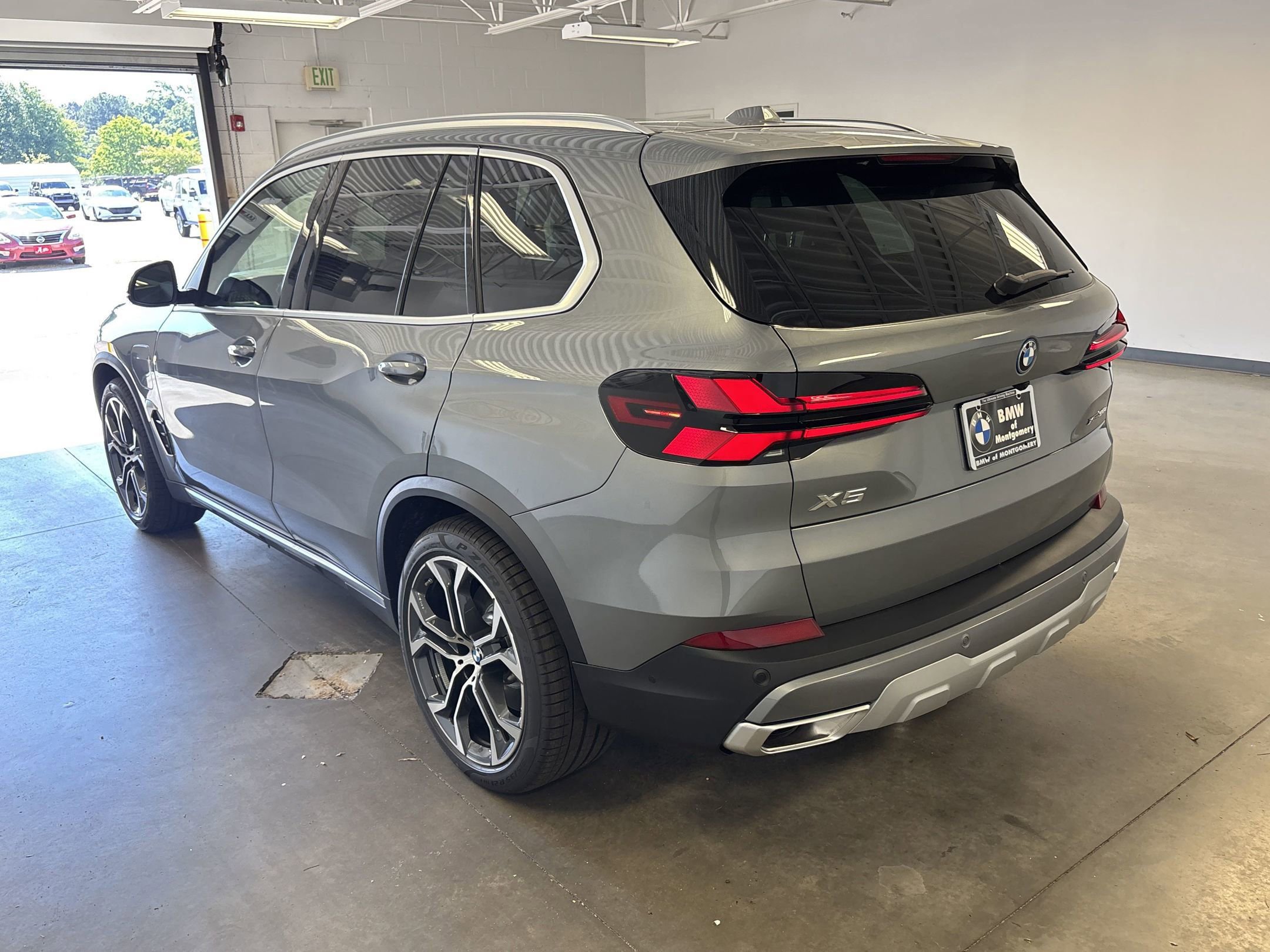 2026 Bmw X5 xDrive50e photo 2