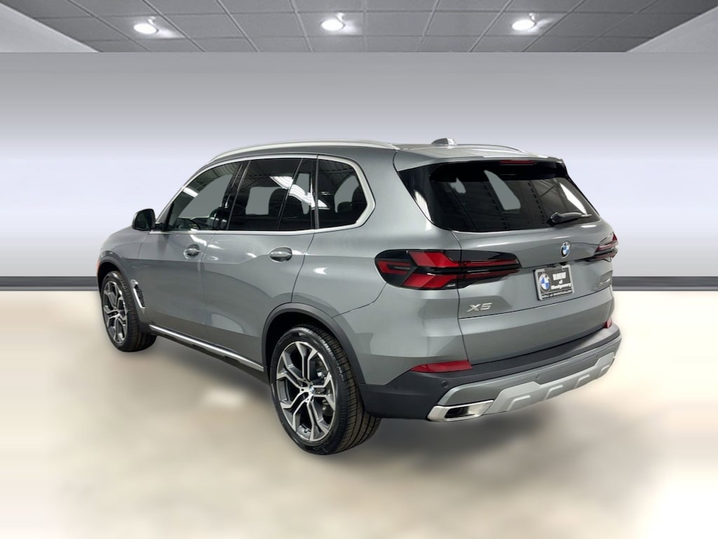 New 2026 BMW X5 sDrive40i SUV