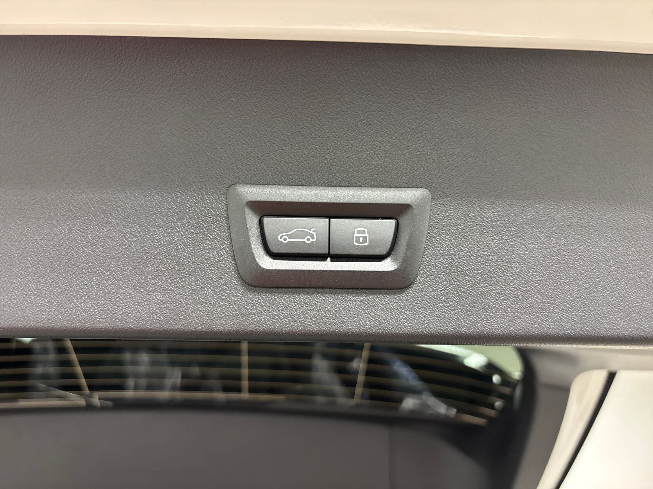 2026 BMW X3 30 - Photo 19
