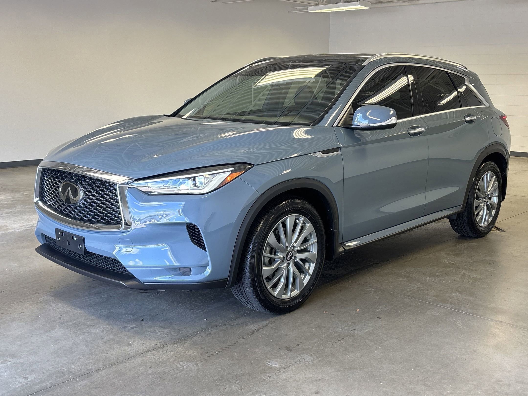 2024 Infiniti QX50 Luxe photo 2
