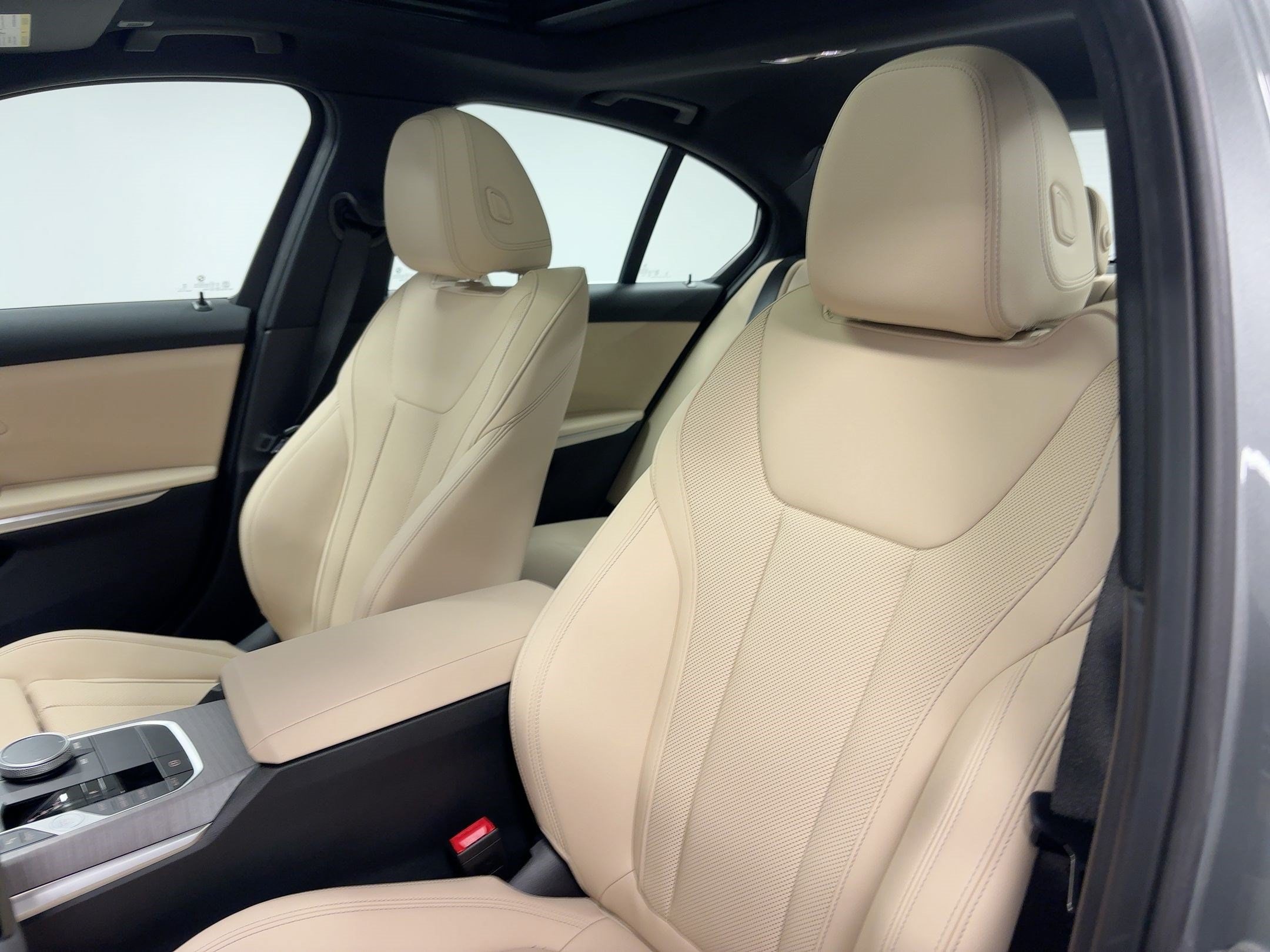 2026 BMW 3 Series 330i - Photo 21