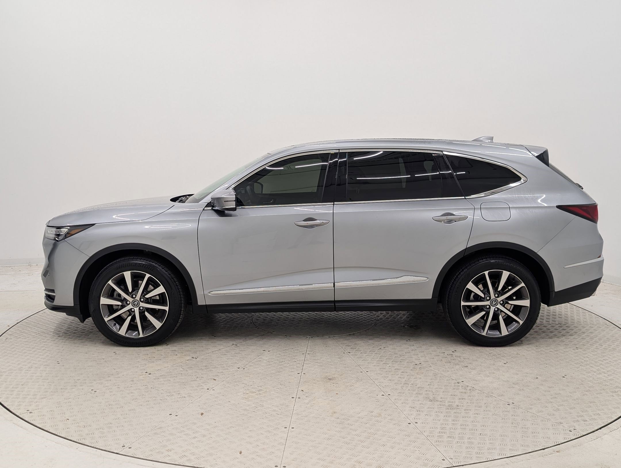 2025 Acura MDX SH-AWD Technology photo 2