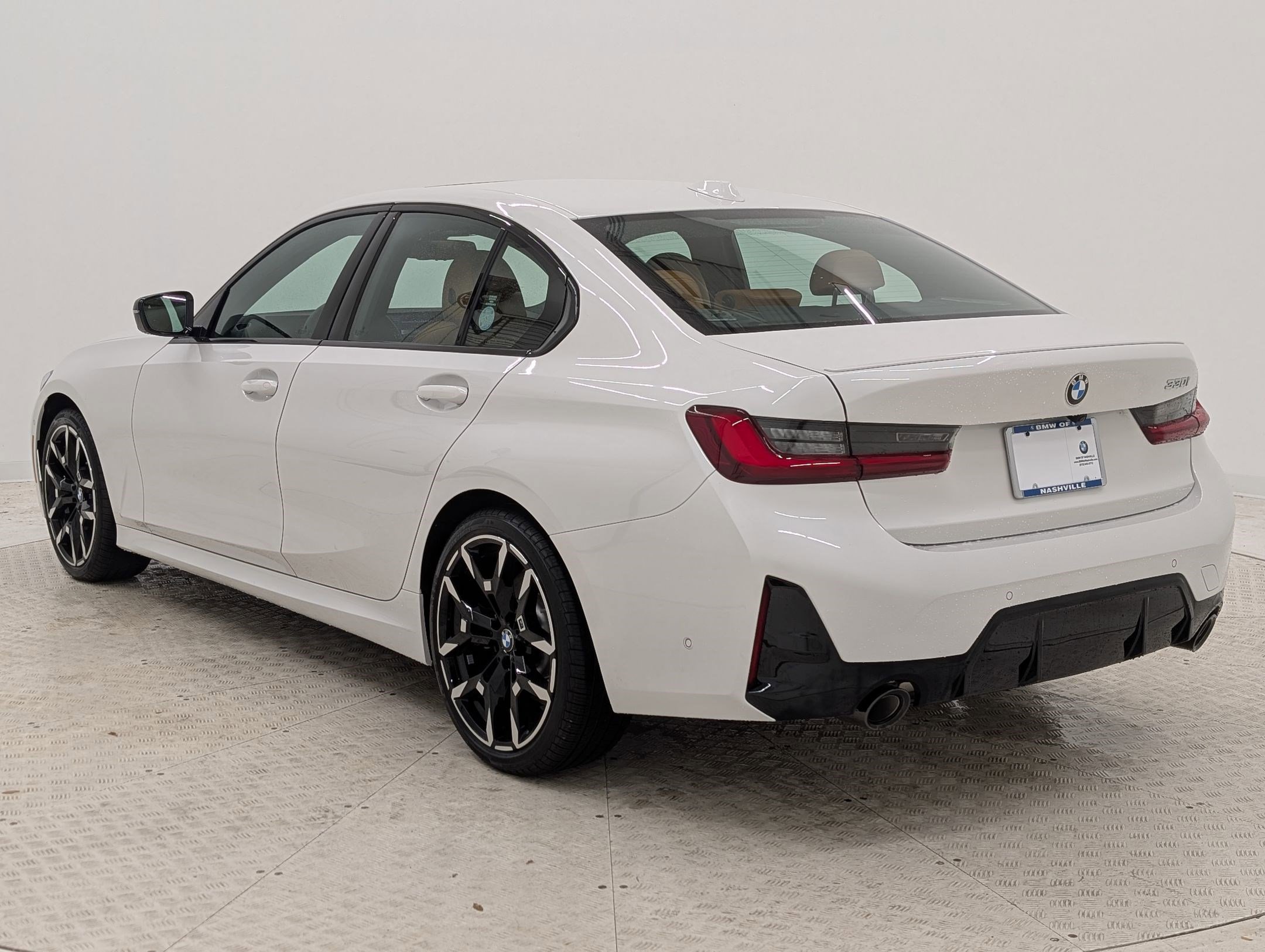 2025 Bmw 330i Sedan photo 3