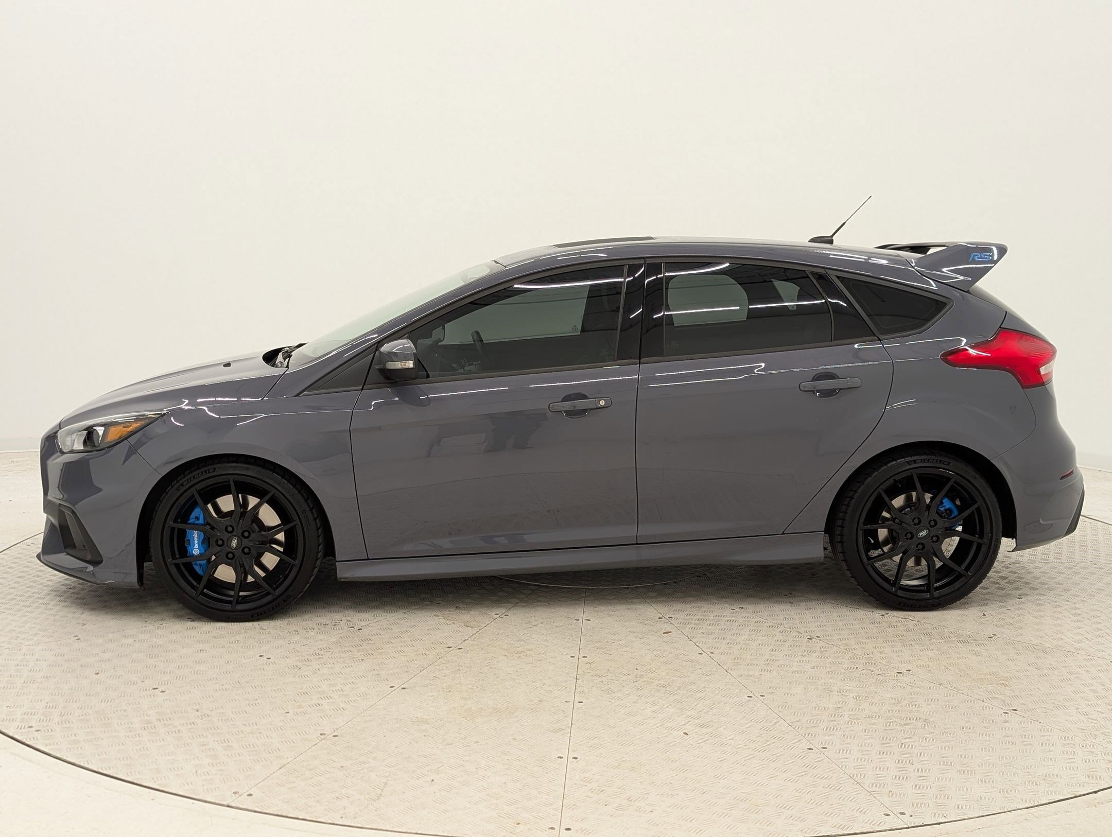 2017 Ford Focus RS photo 2