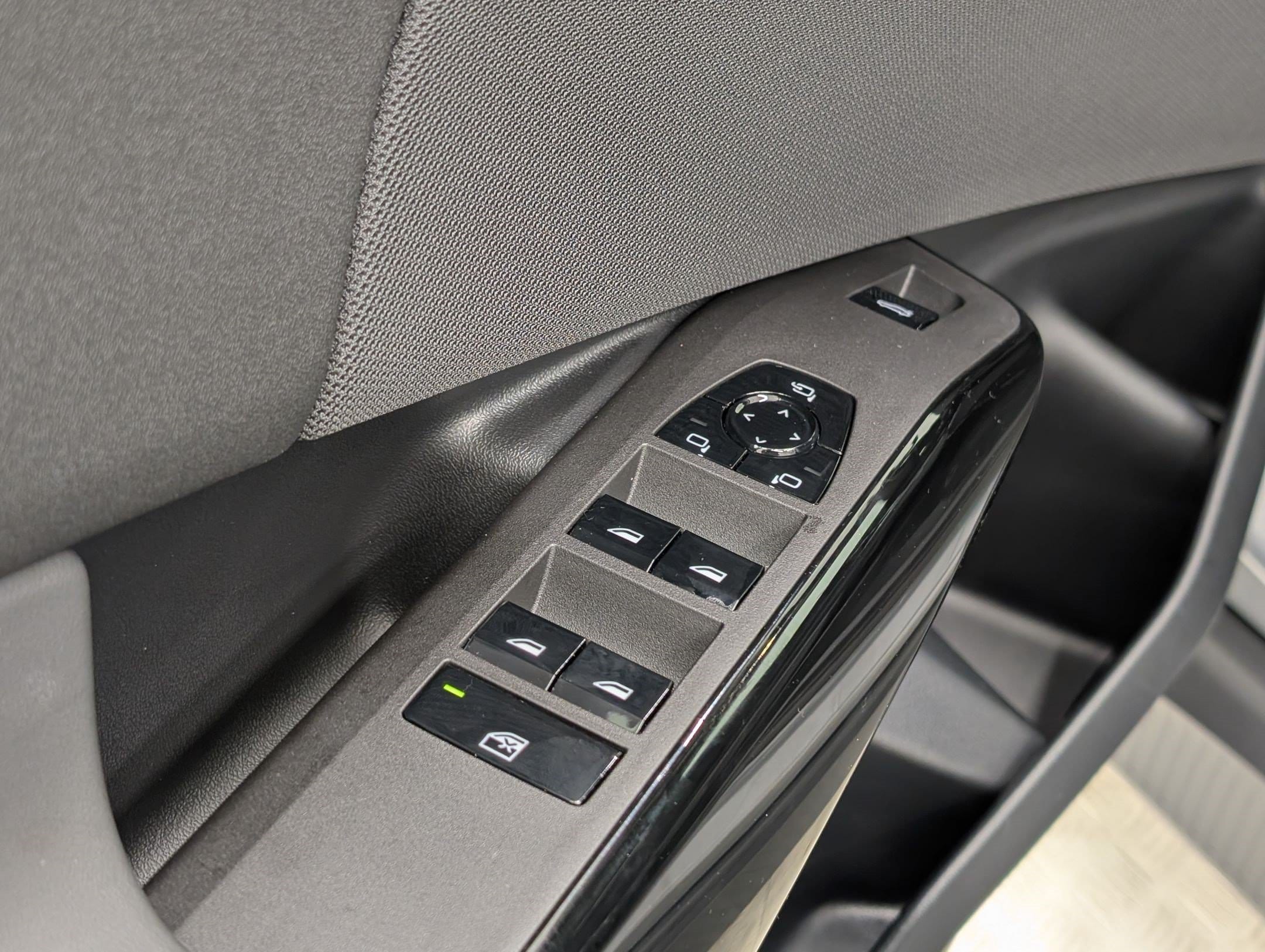 2026 BMW X3 30 - Photo 12
