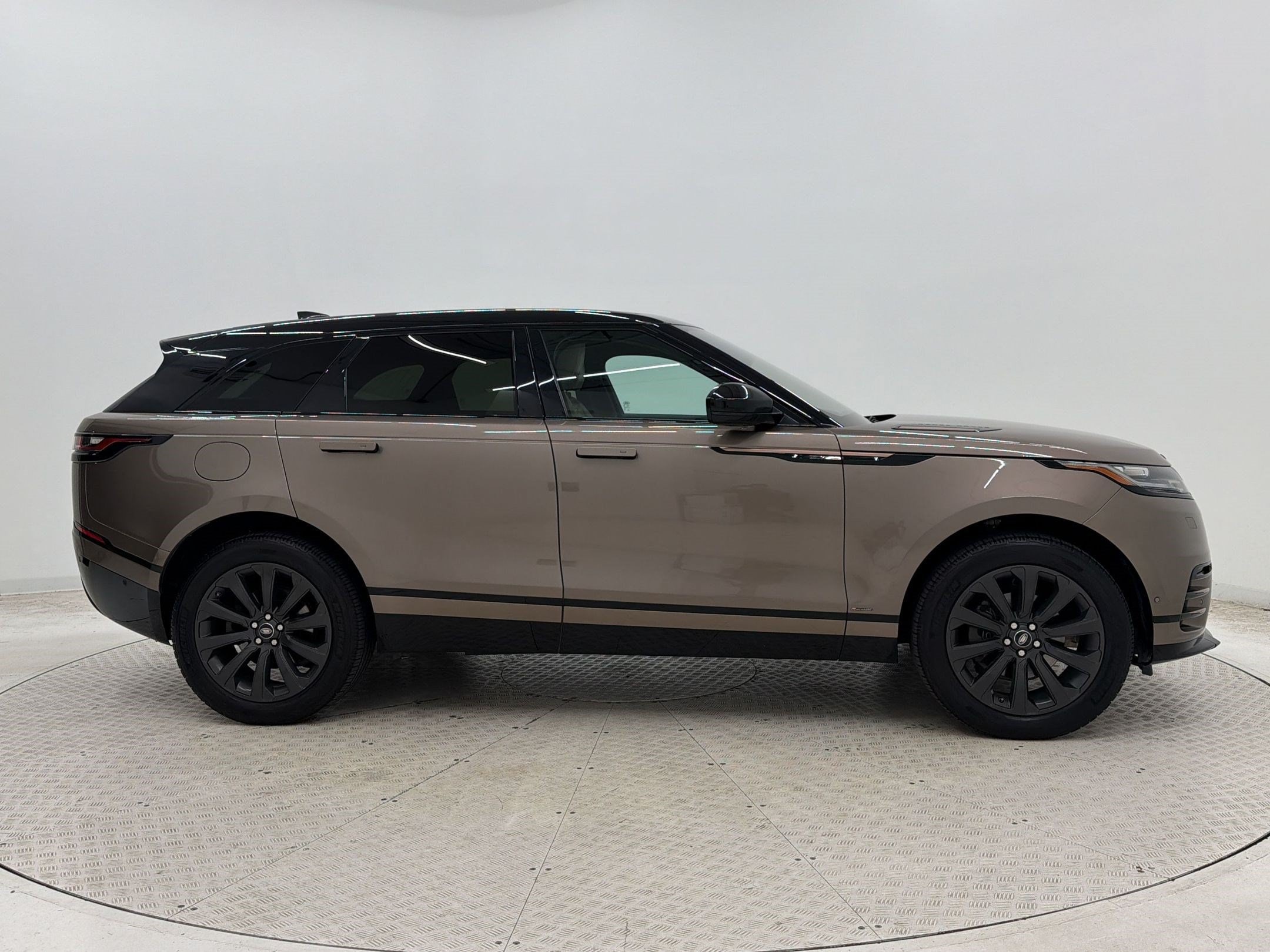 Range Rover Velar R-Dynamic SE SUV