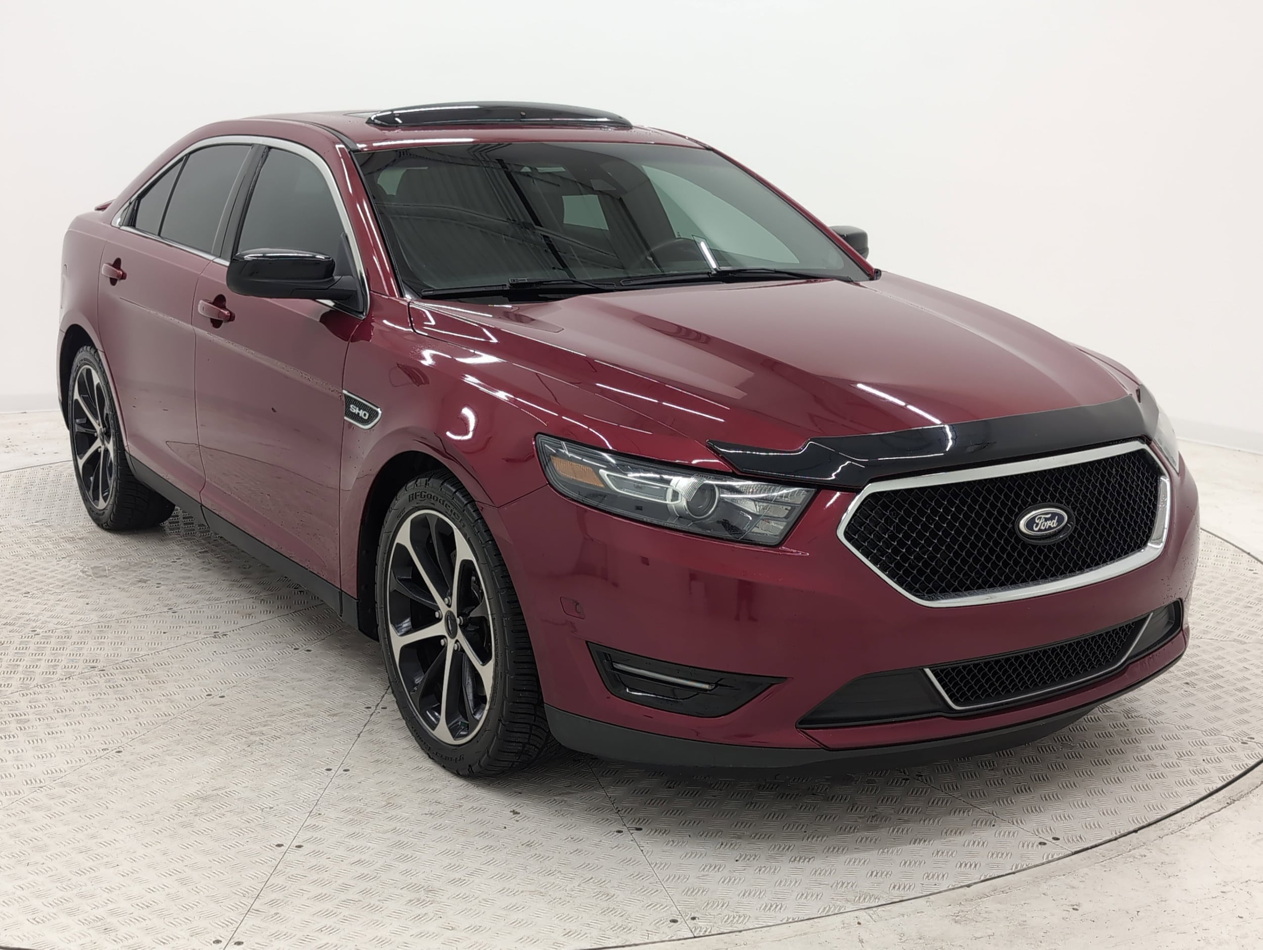 Used 2015 Ford Taurus SHO with VIN 1FAHP2KT0FG164713 for sale in Nashville, TN