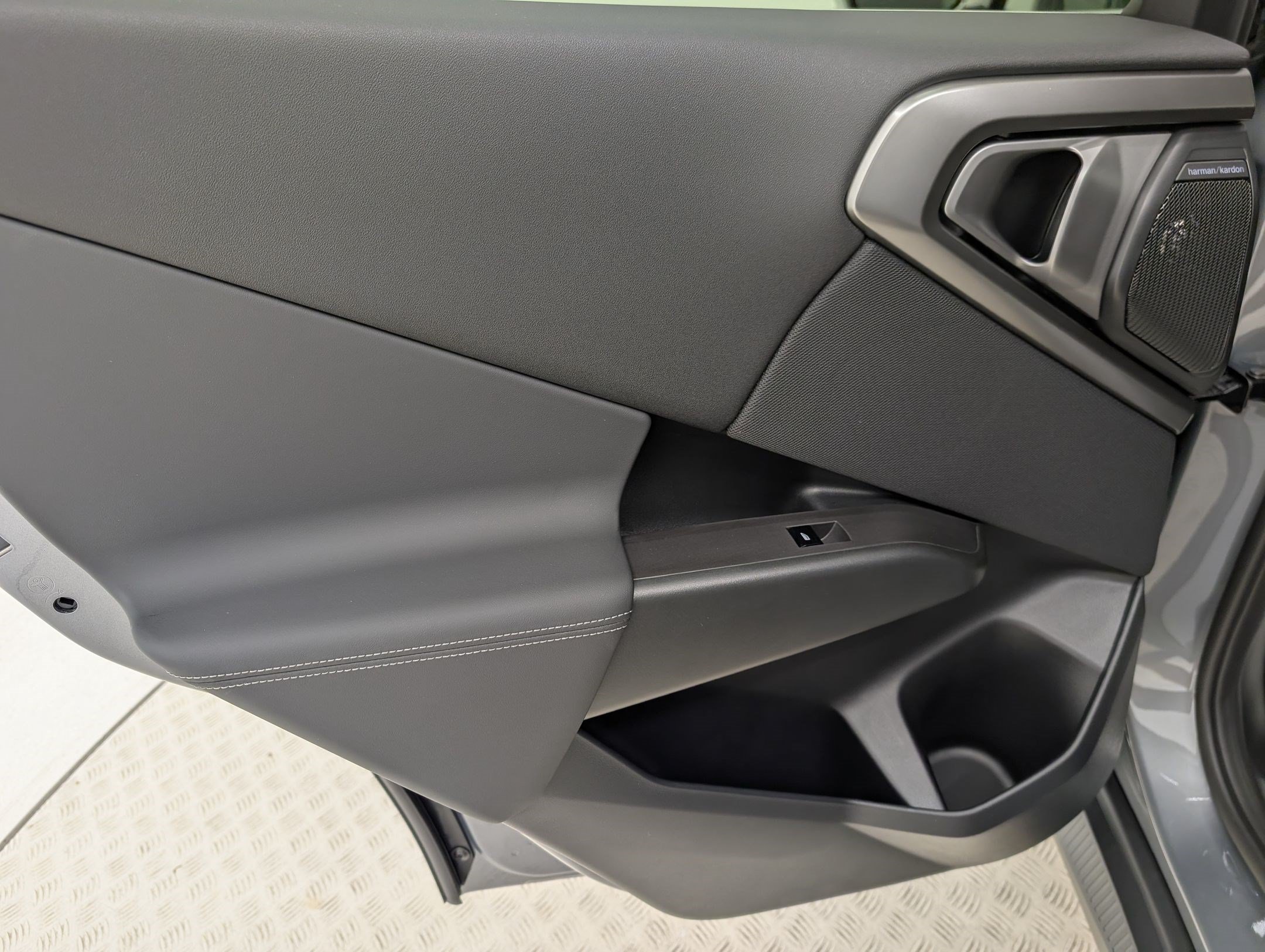 2026 BMW X3 30 - Photo 24