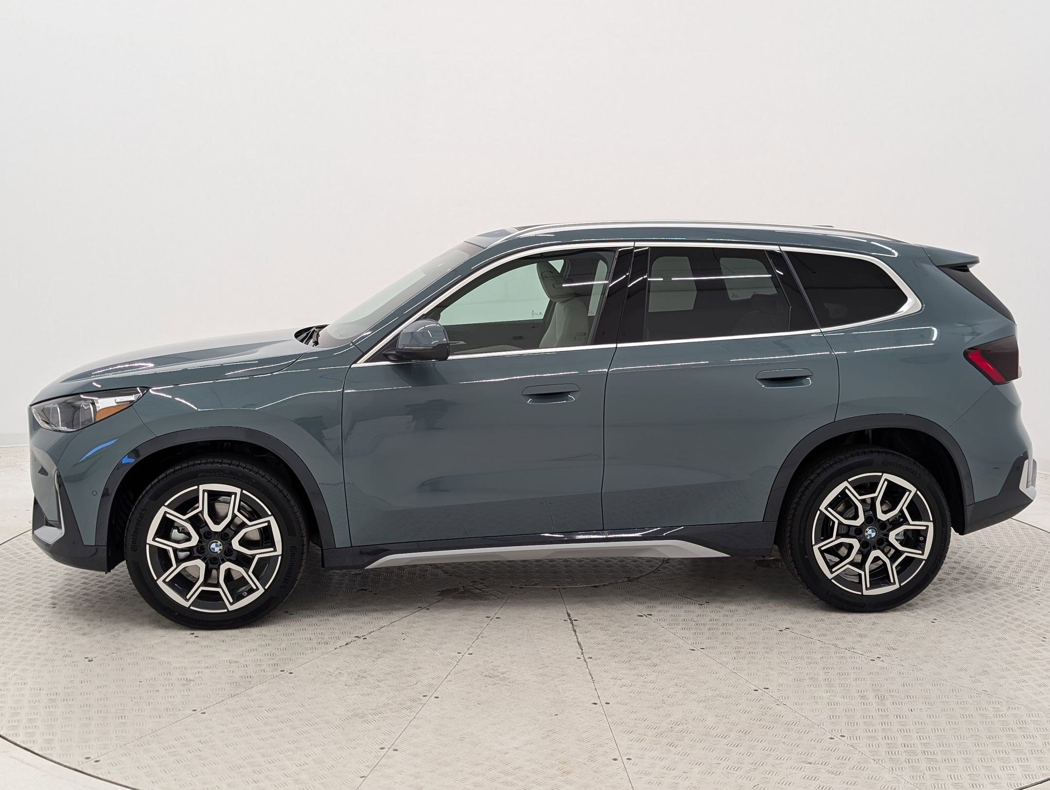 2026 Bmw X1 XDrive28i photo 2