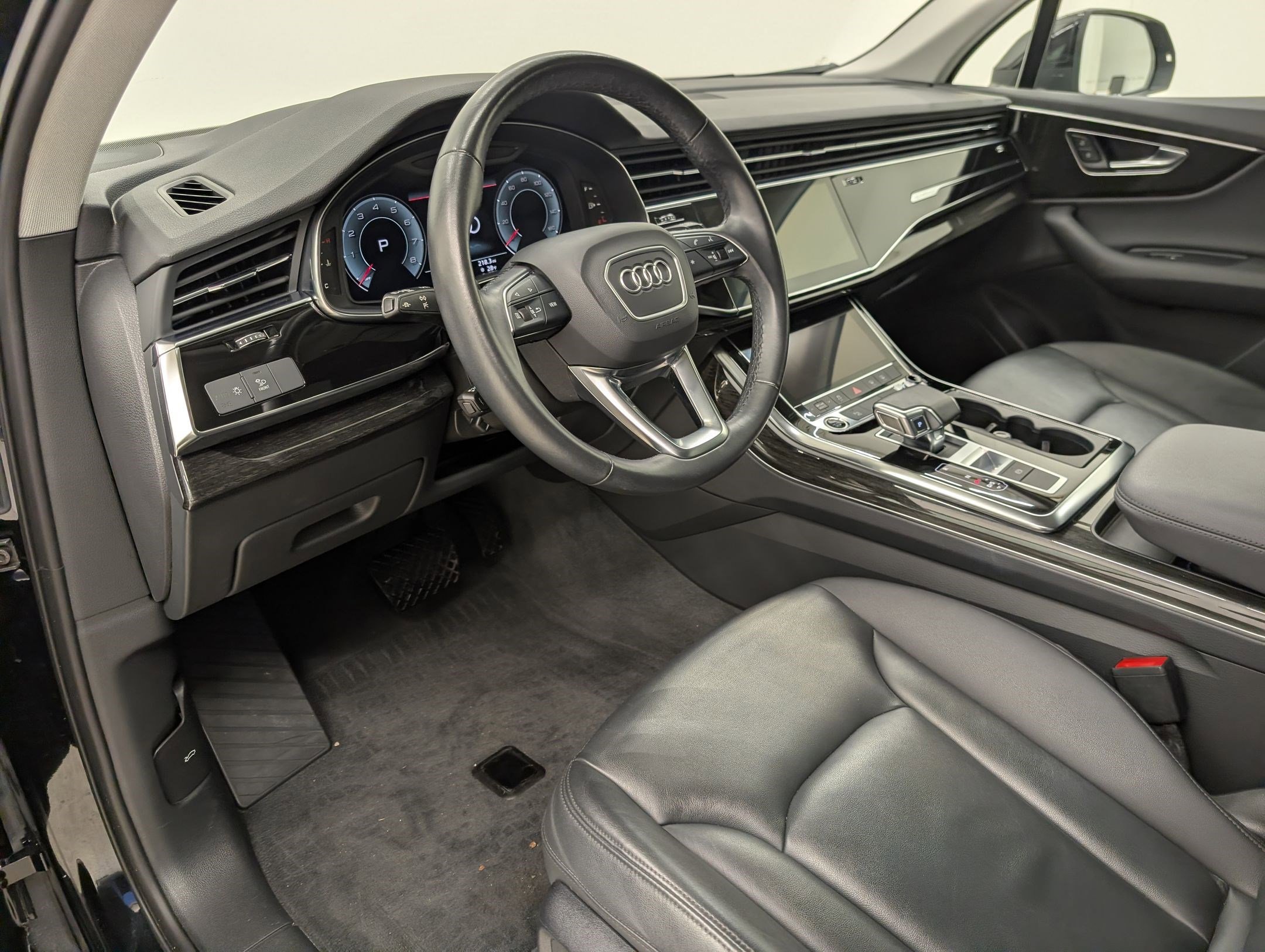 2022 Audi Q7 Premium photo 3