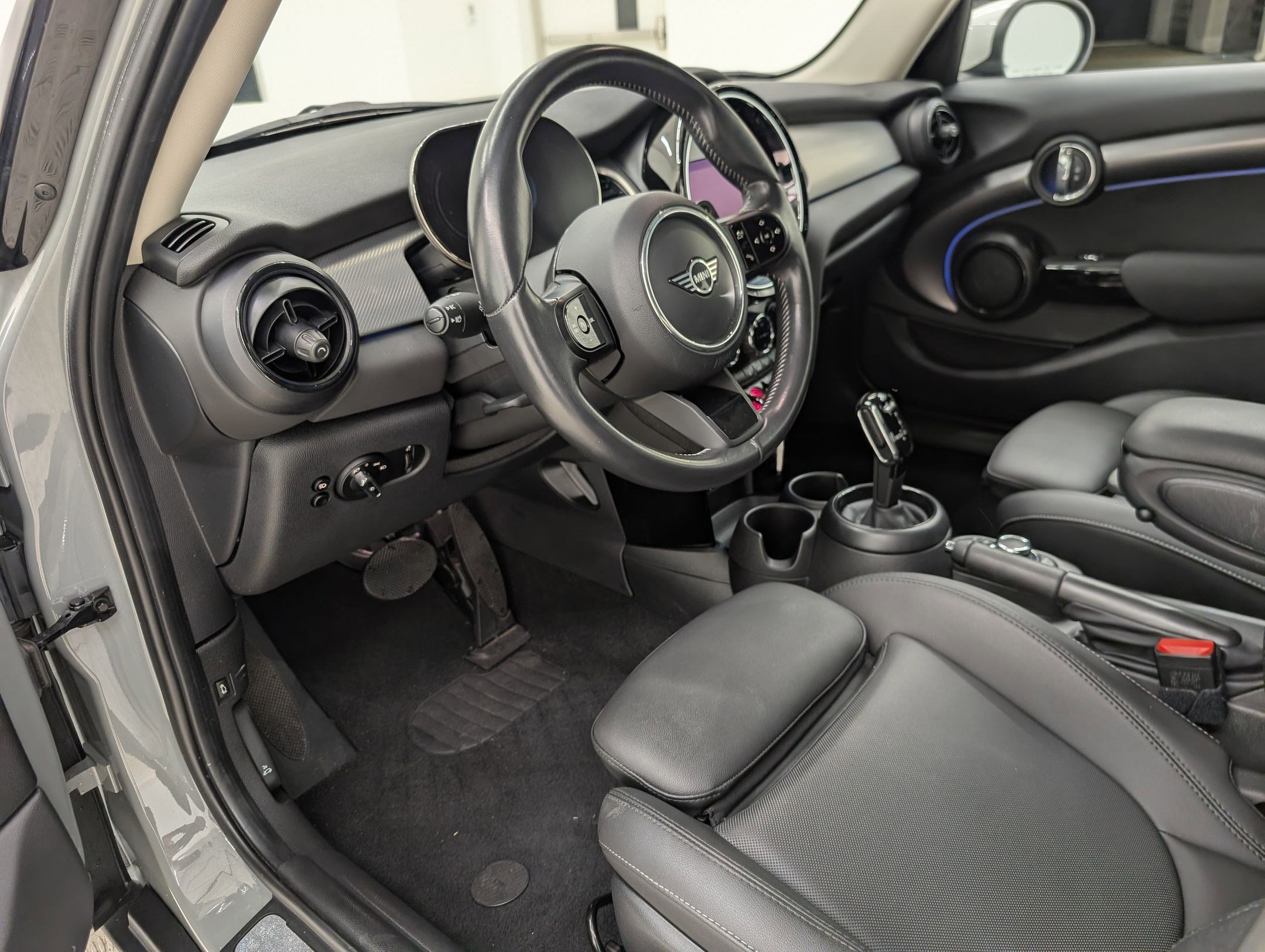 2023 Mini Cooper 4 Door Hardtop S photo 3