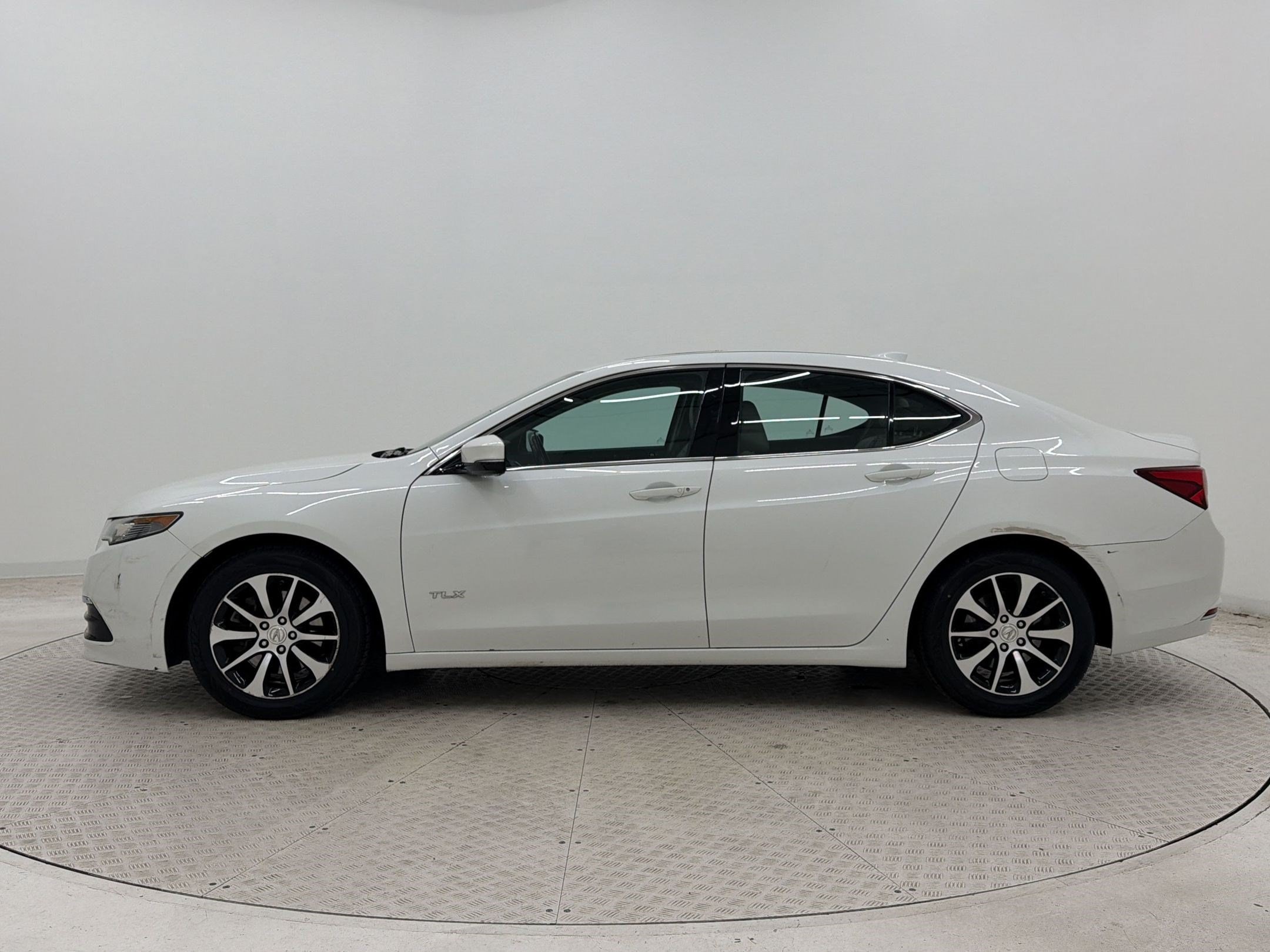 TLX FWD Sedan