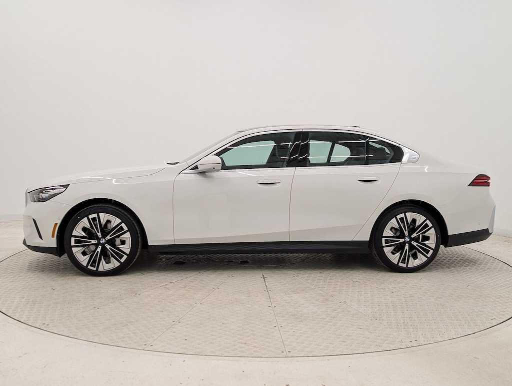 New 2026 BMW 530i xDrive Sedan