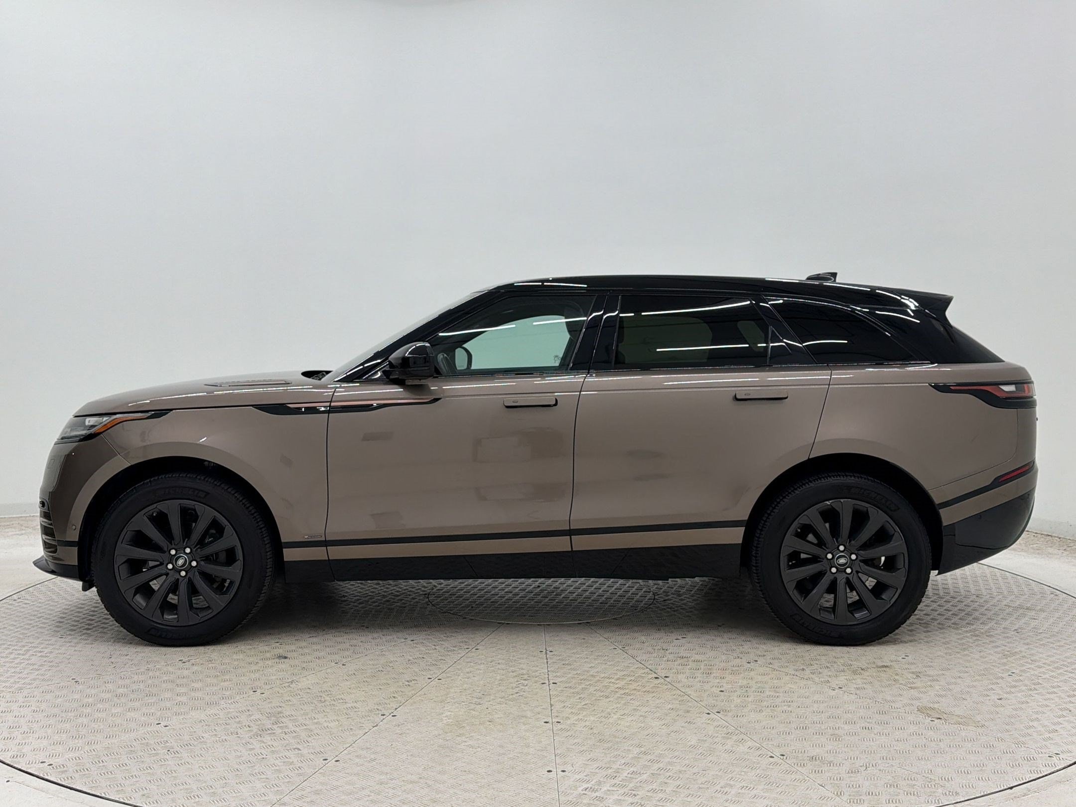 Range Rover Velar R-Dynamic SE SUV