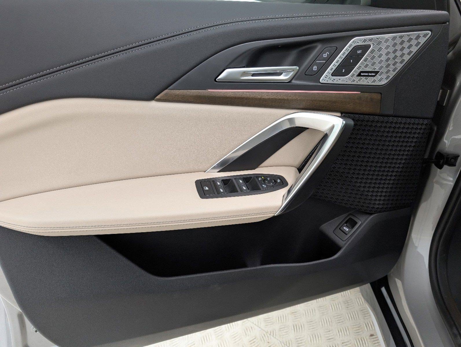 2025 BMW X1 28i - Photo 13