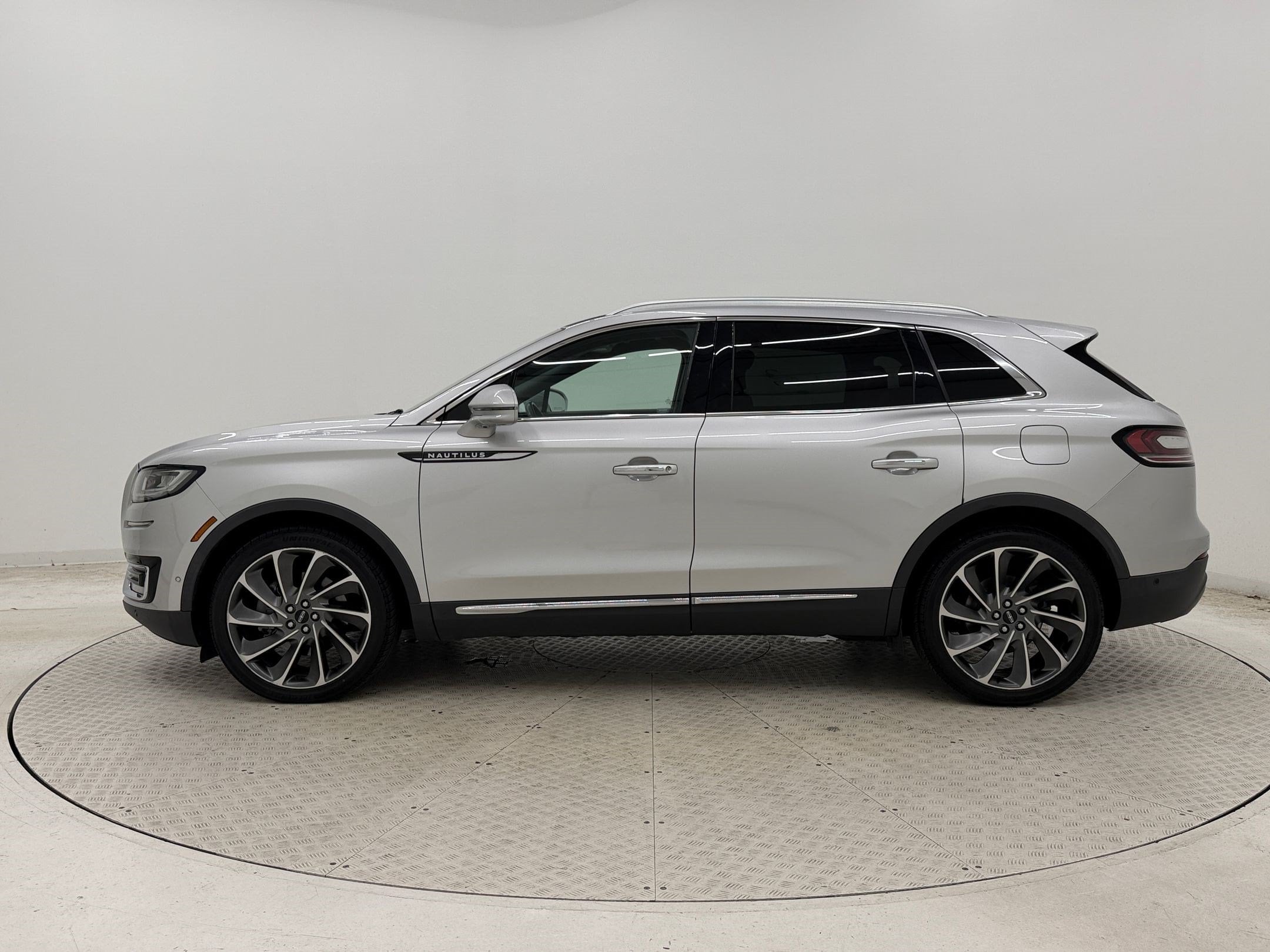 Nautilus Reserve SUV