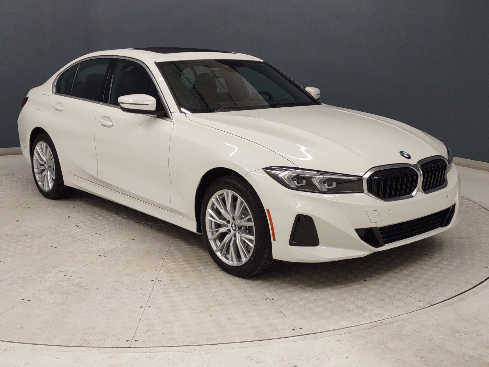 Used 2024 BMW 3 Series 330i with VIN 3MW69FF06R8D93173 for sale in Brentwood, TN