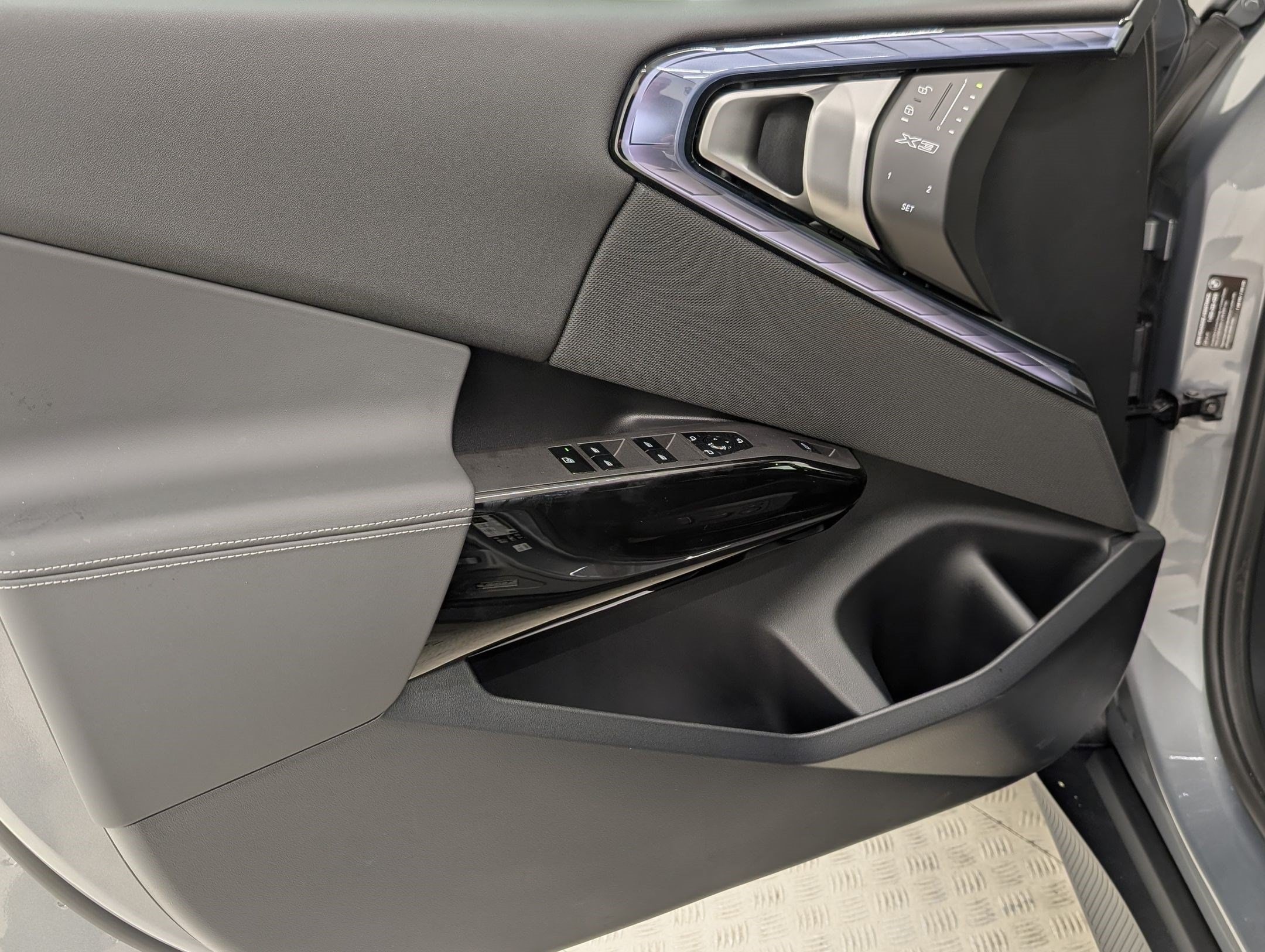 2026 BMW X3 30 - Photo 18