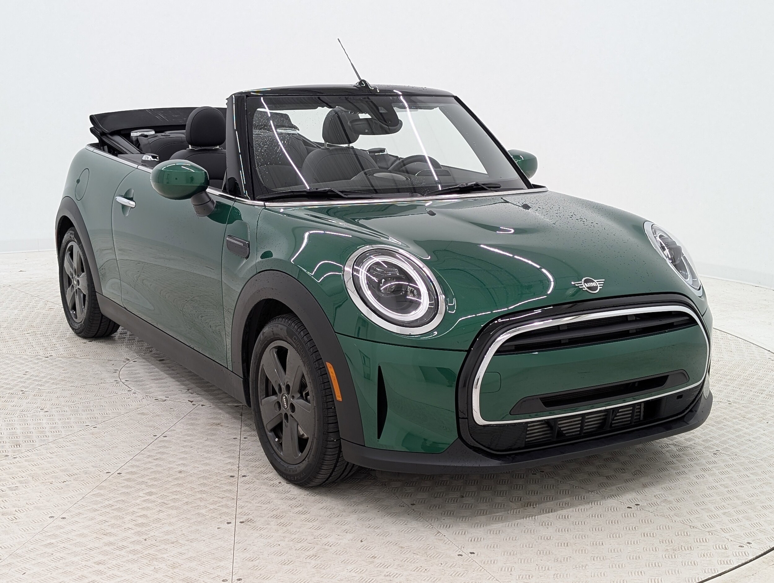 2024 Mini Cooper Convertible photo 2
