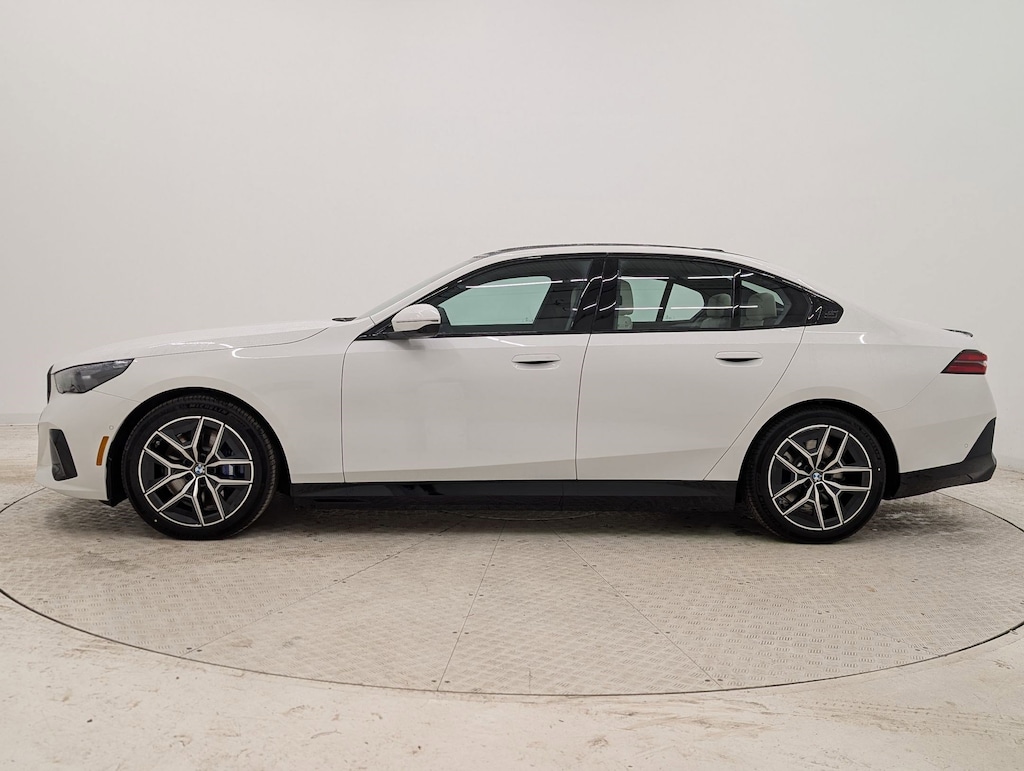 New 2026 BMW i5 xDrive40 Sedan