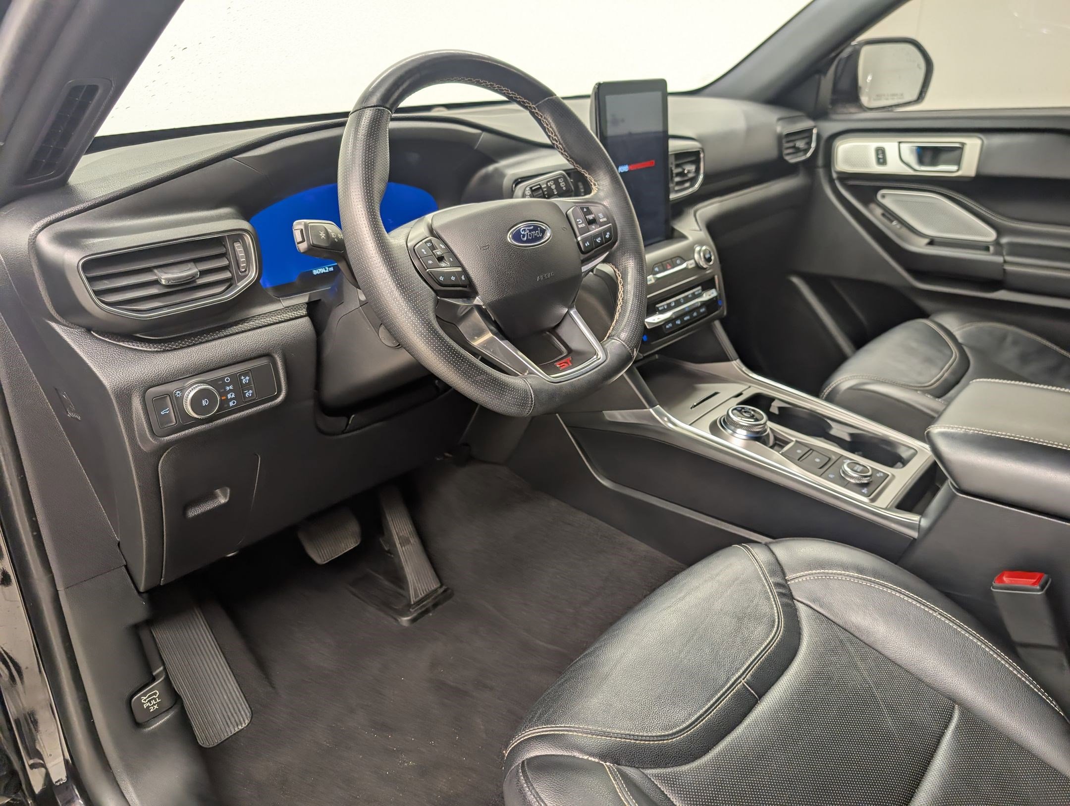 2020 Ford Explorer ST photo 4