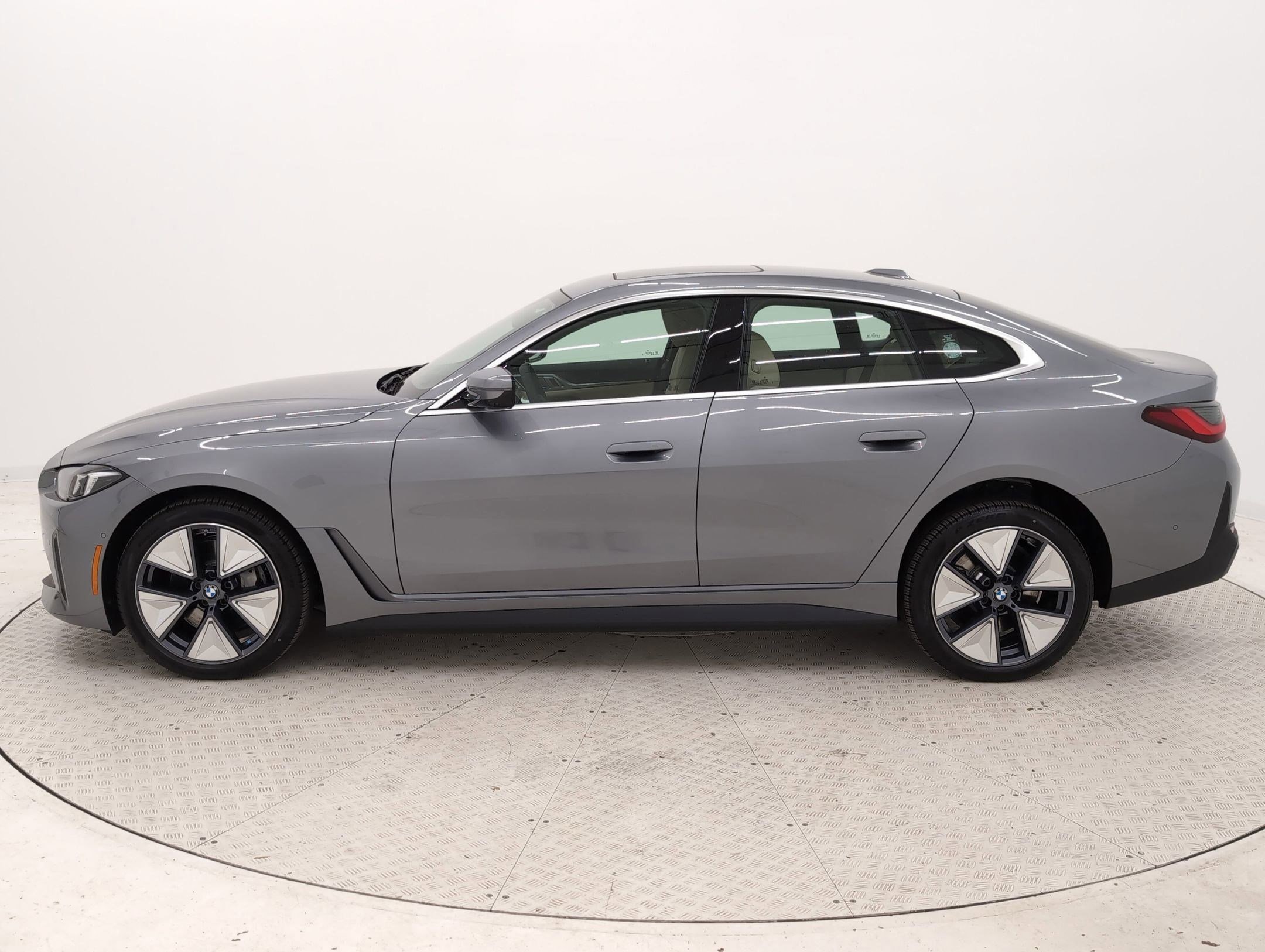 2025 Bmw i4 eDrive40 photo 2