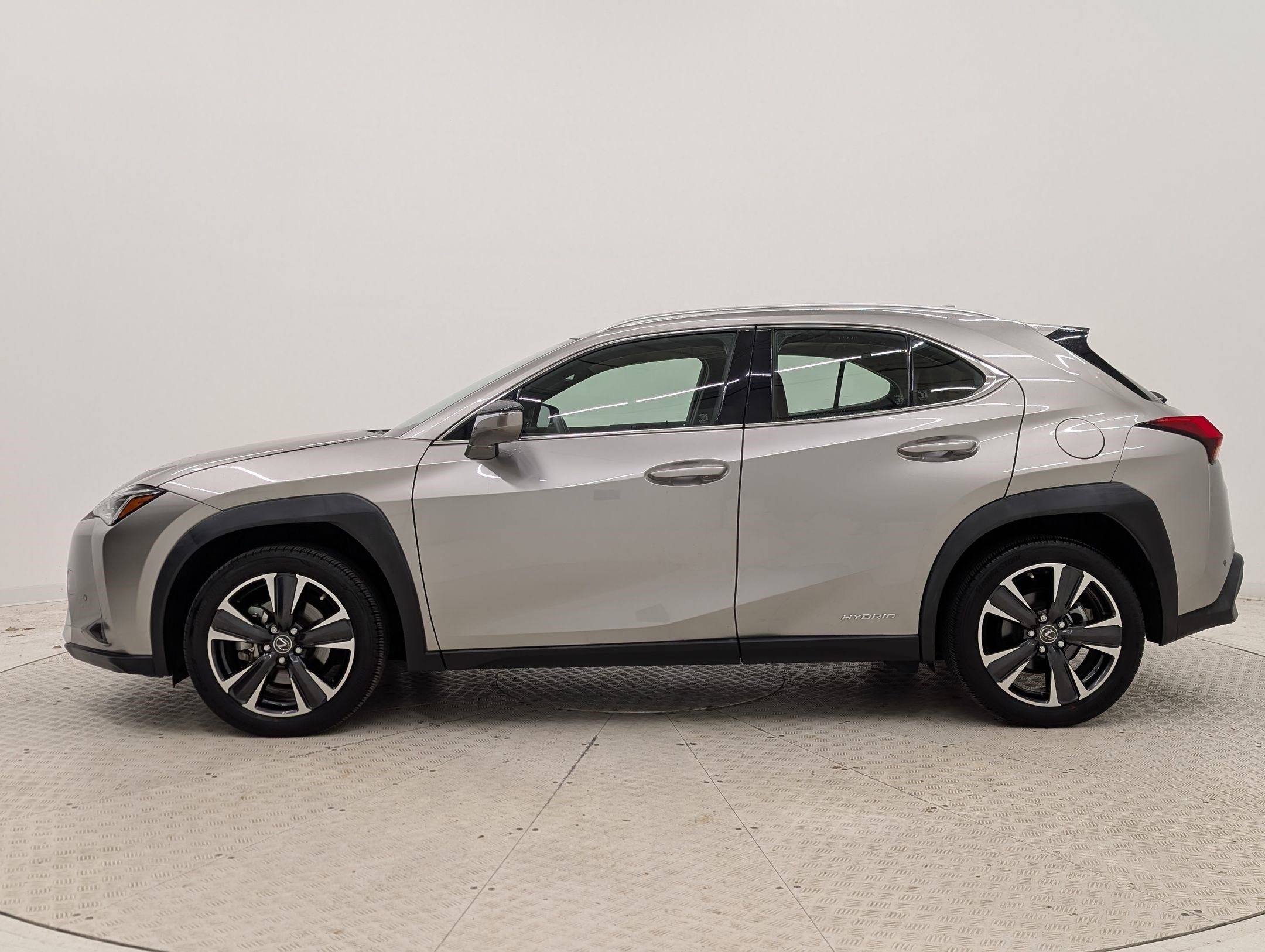 2021 Lexus UX 250h photo 2