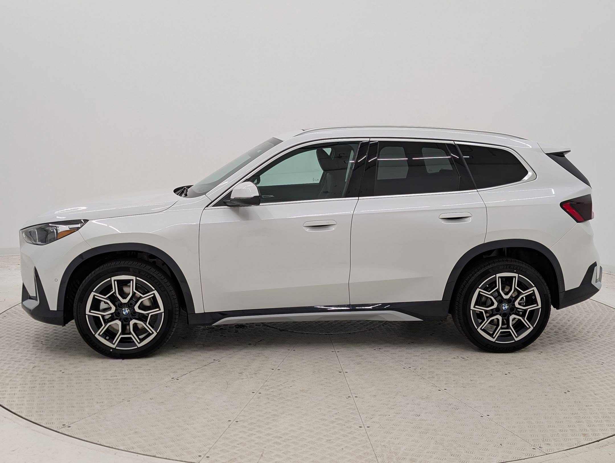 2026 Bmw X1 XDrive28i photo 2