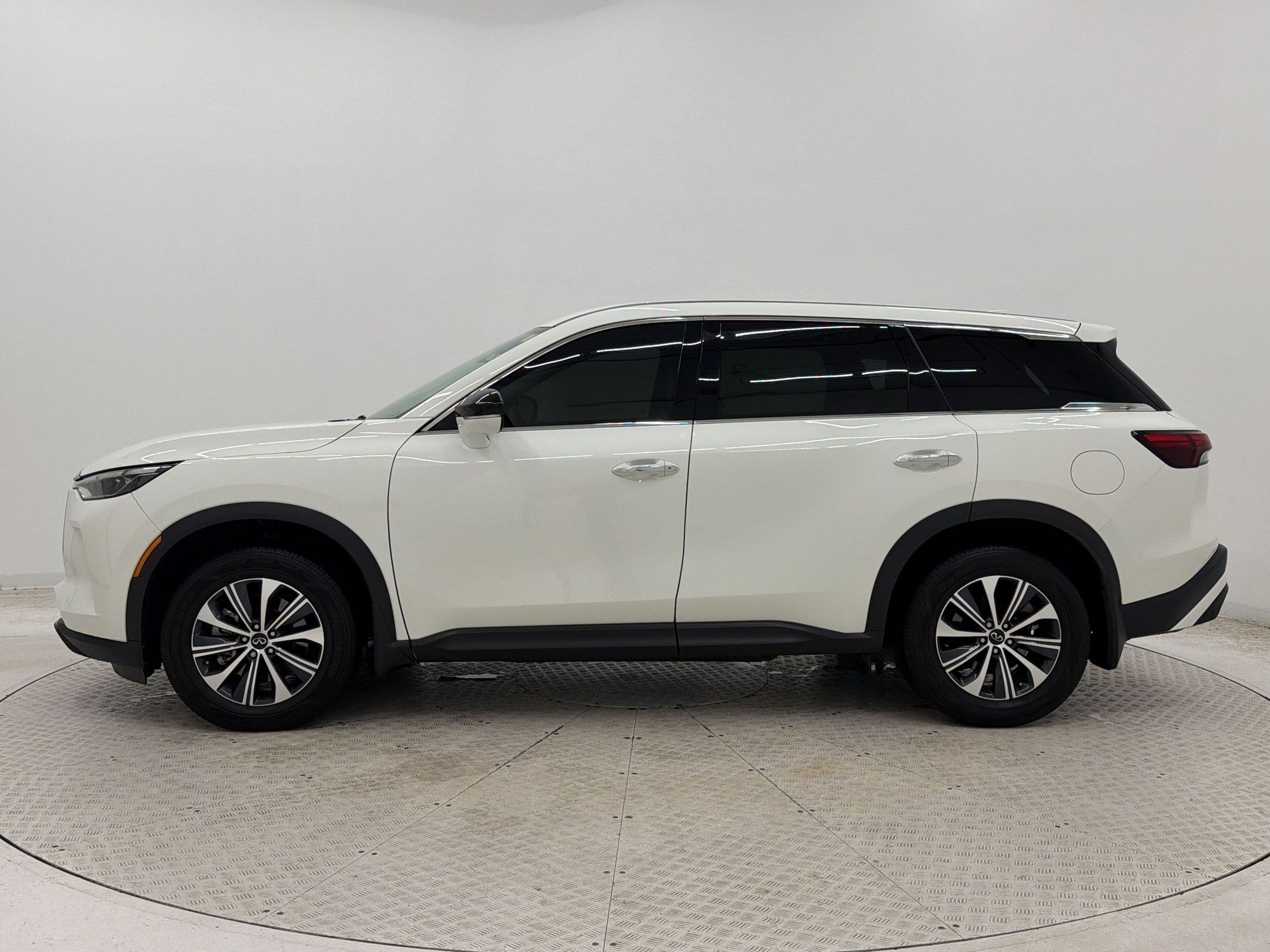 QX60 PURE SUV