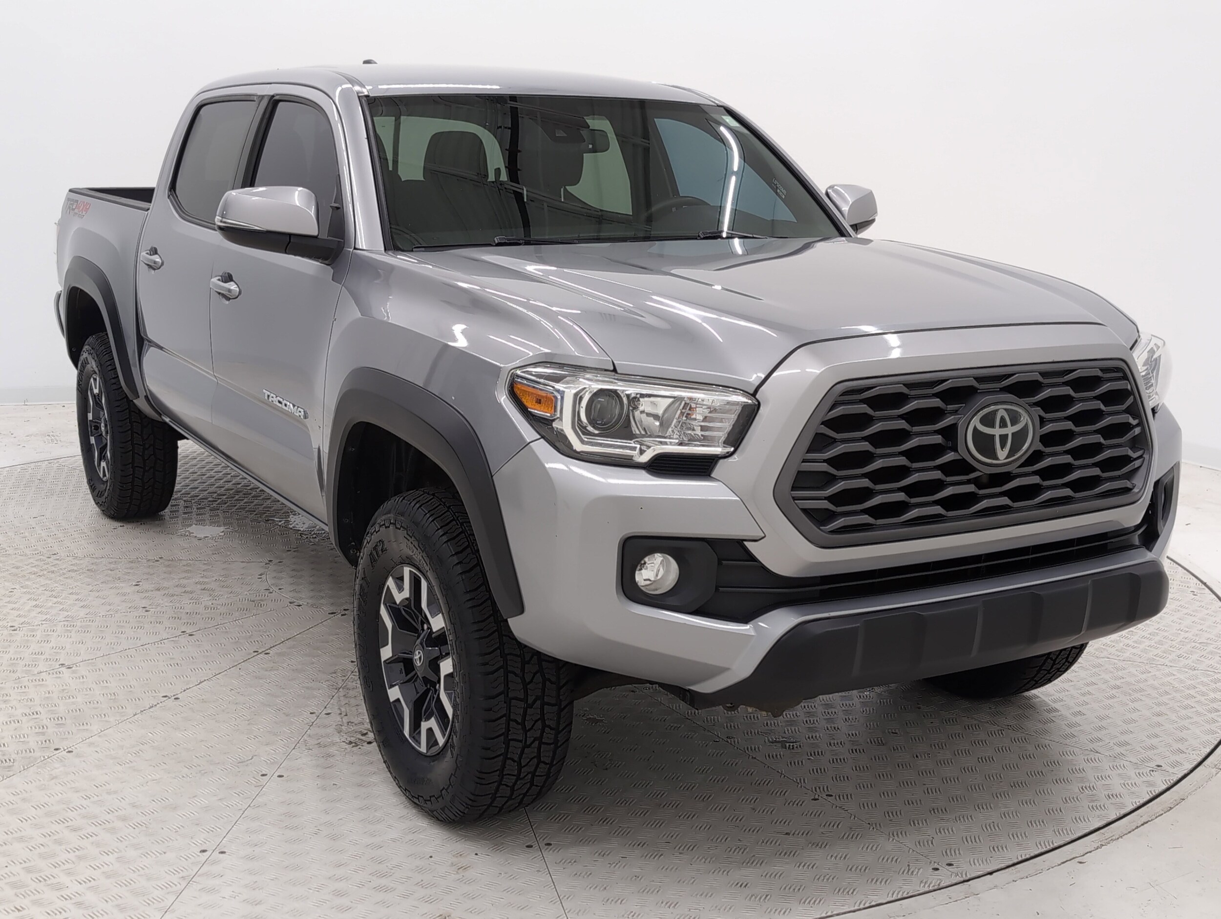 2021 Toyota Tacoma TRD photo 2