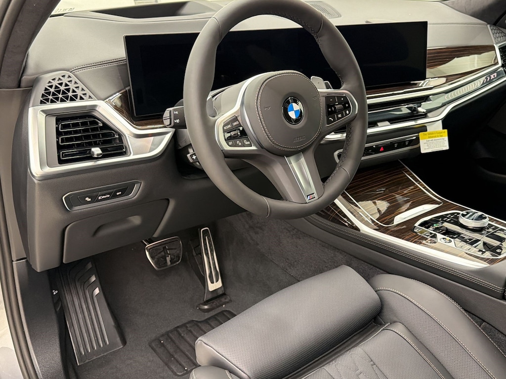 New 2027 BMW X7 xDrive40i SUV