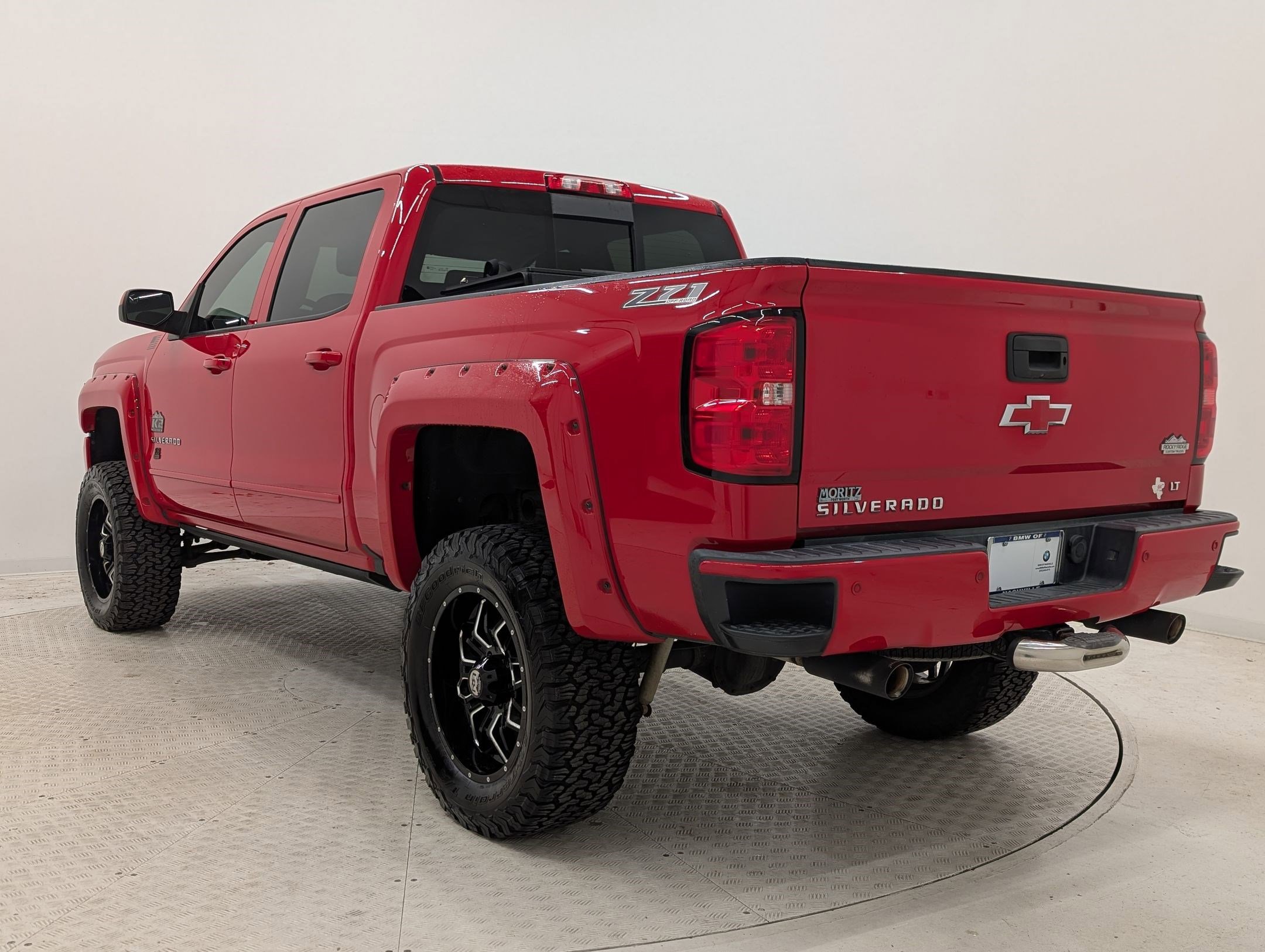 2018 Chevrolet Silverado 1500 LT photo 2