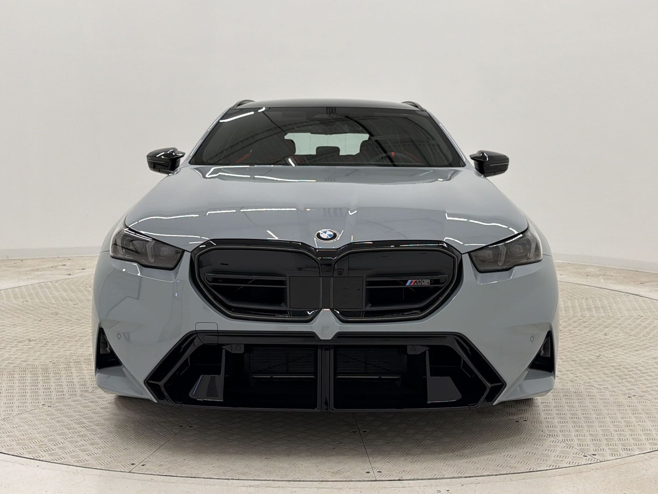 M5 Base Wagon