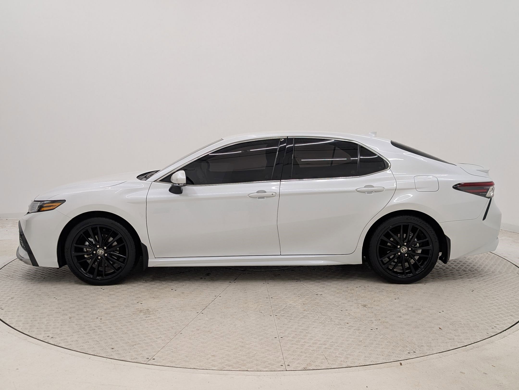 2023 Toyota Camry XSE photo 2