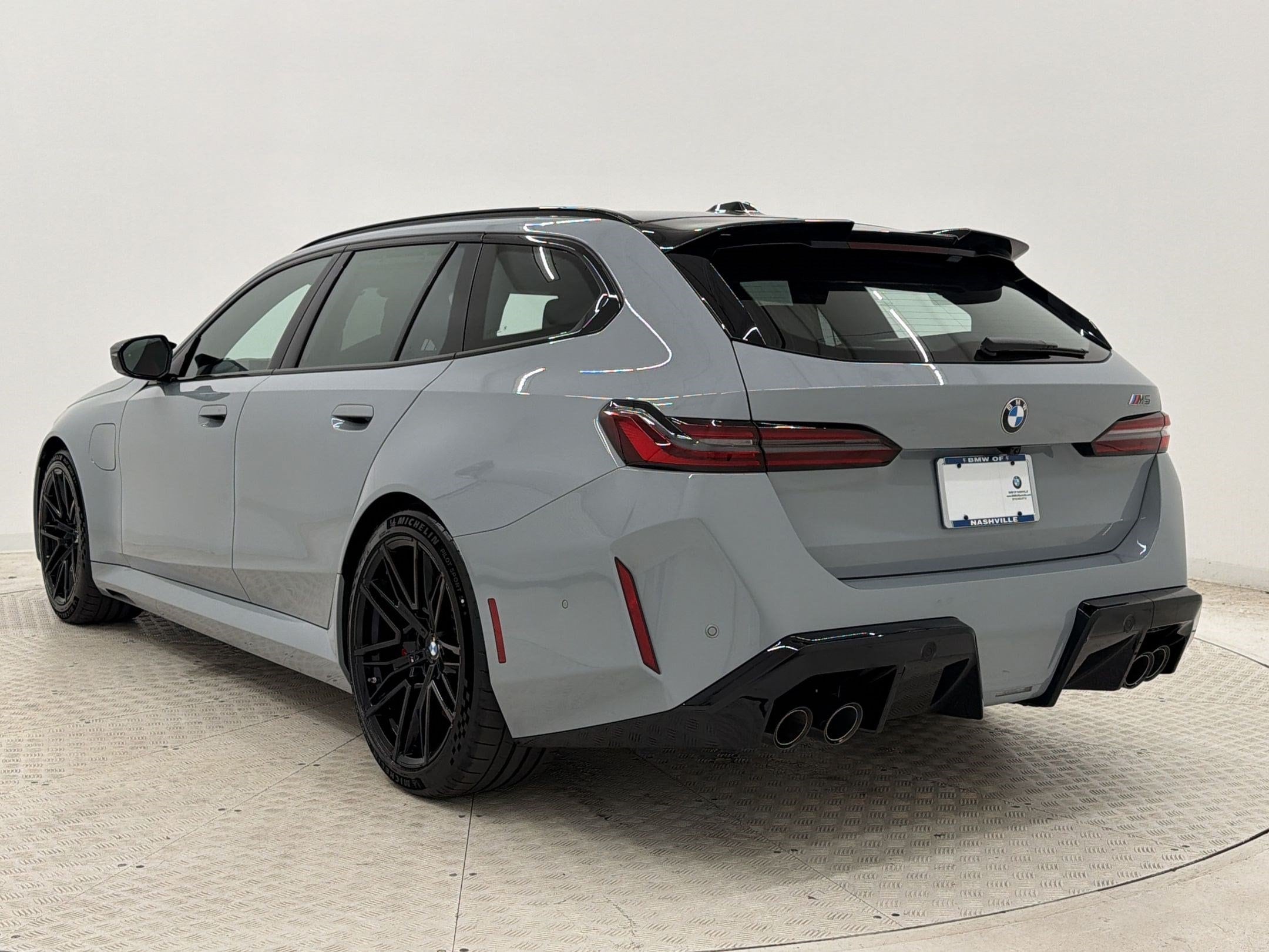 M5 Base Wagon