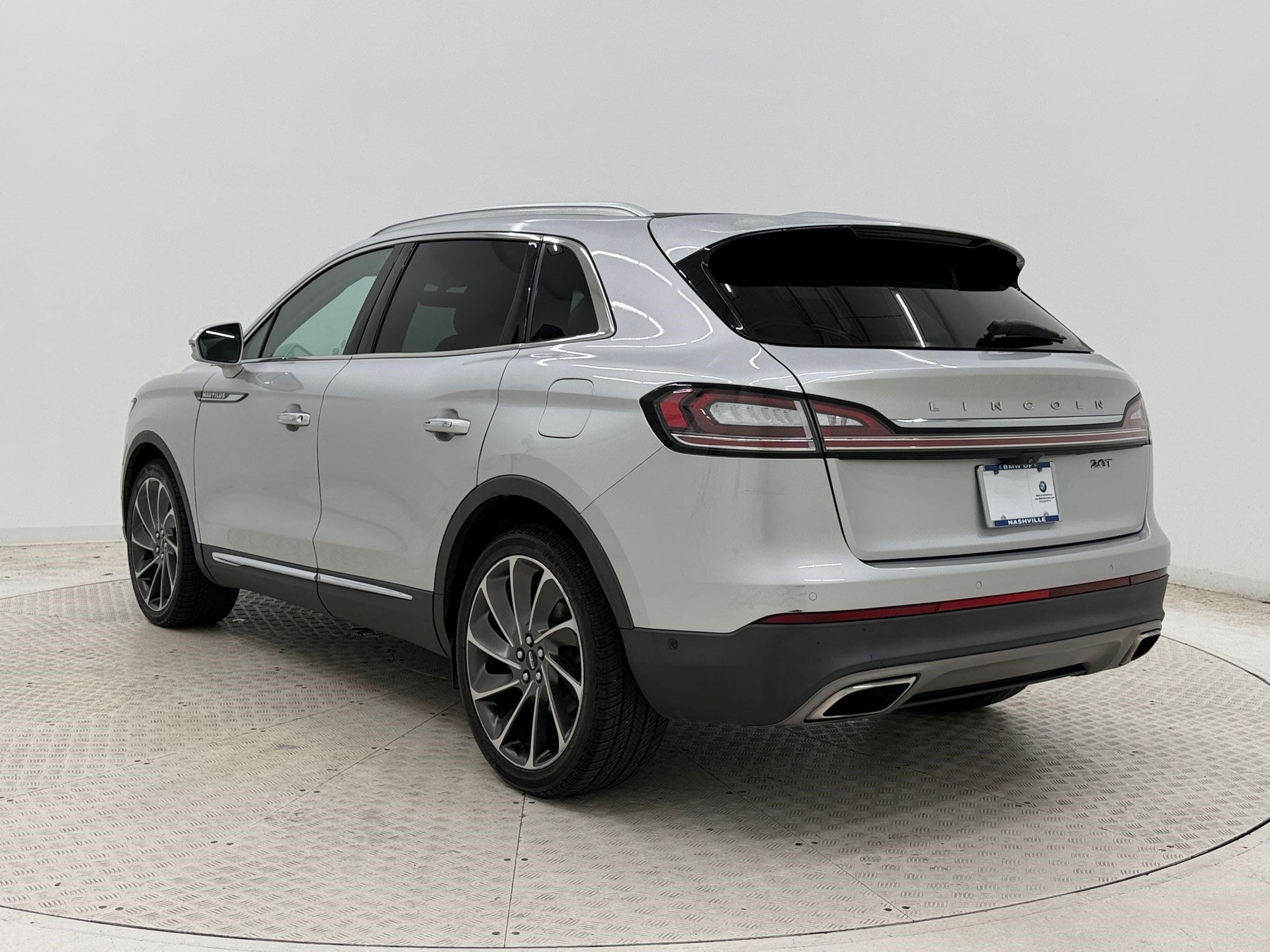 Nautilus Reserve SUV