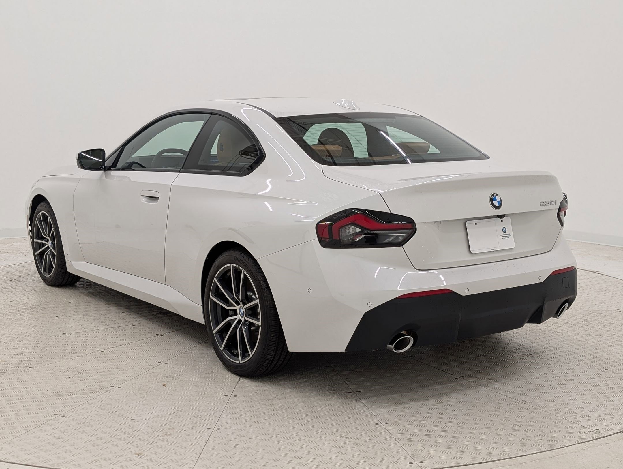 2025 Bmw 230i Coupe photo 3