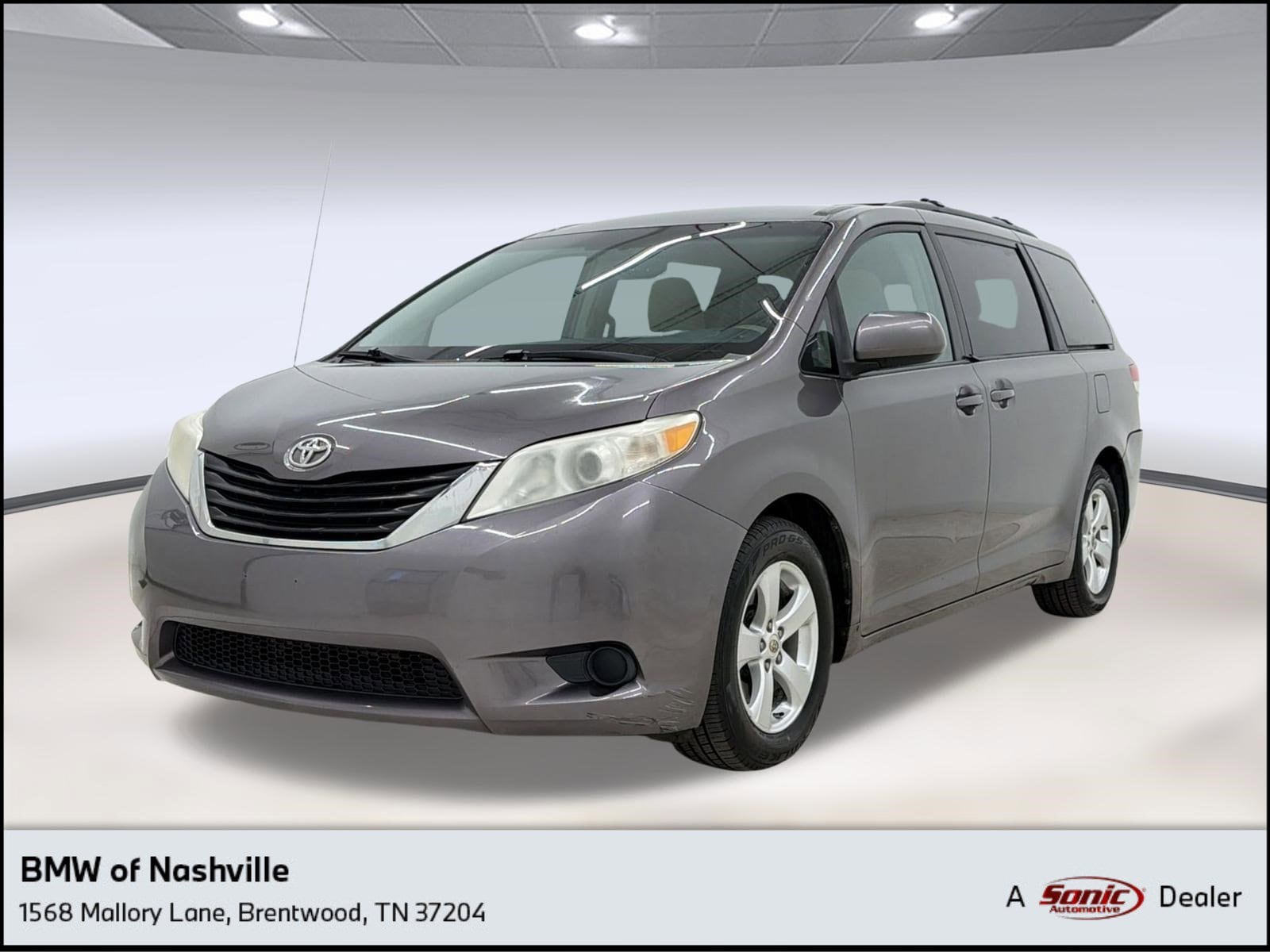 2011 Toyota Sienna LE V6 7-Passenger Access Seat's photo