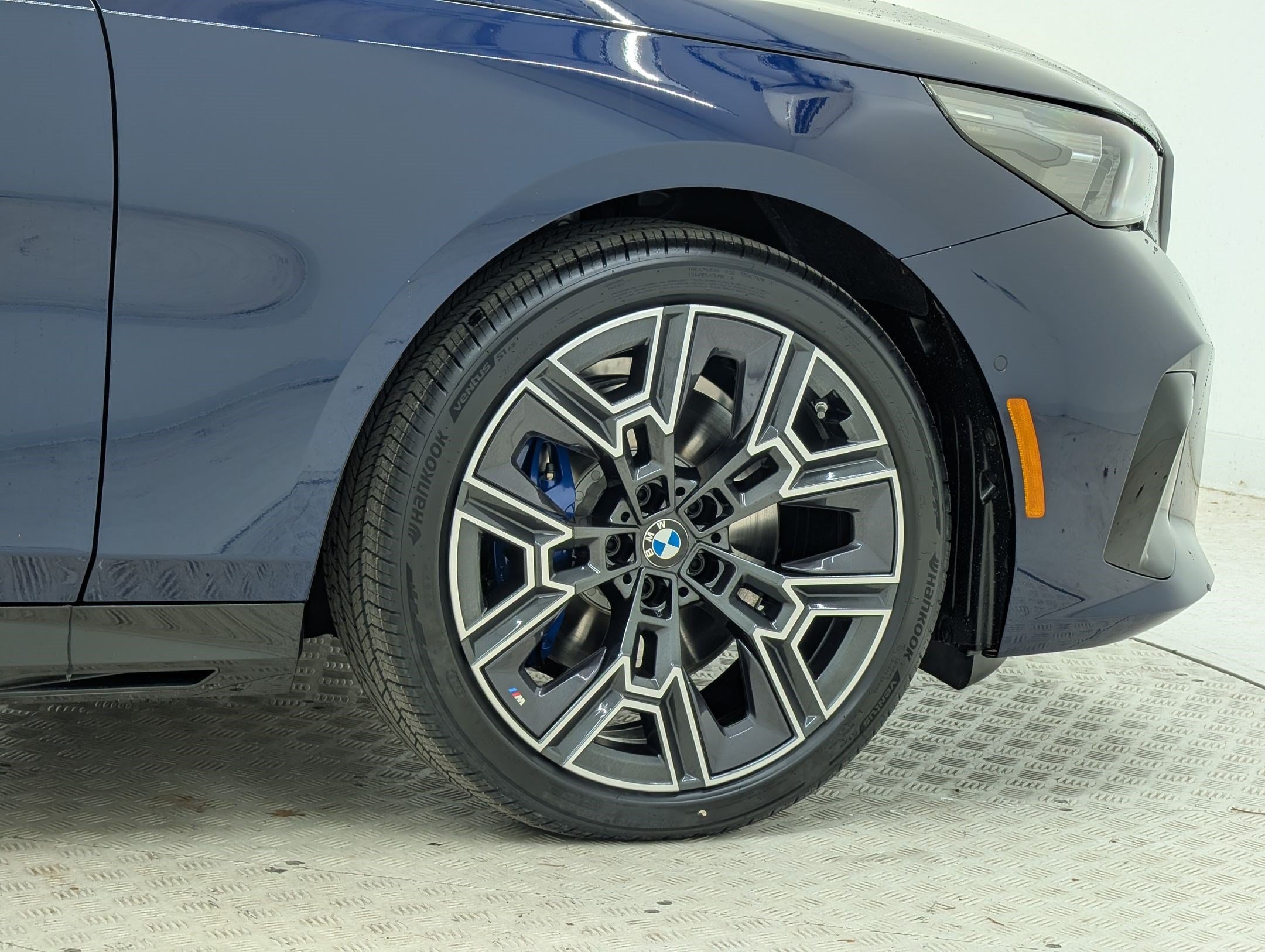 2026 BMW 5 Series 530i - Photo 12