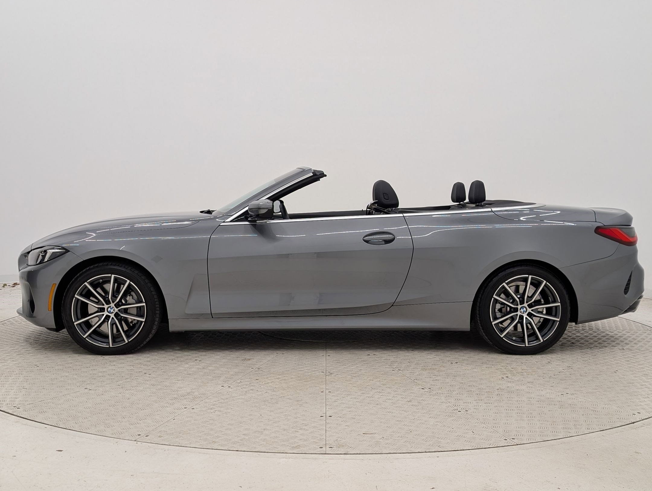 2025 Bmw 430i Convertible photo 2