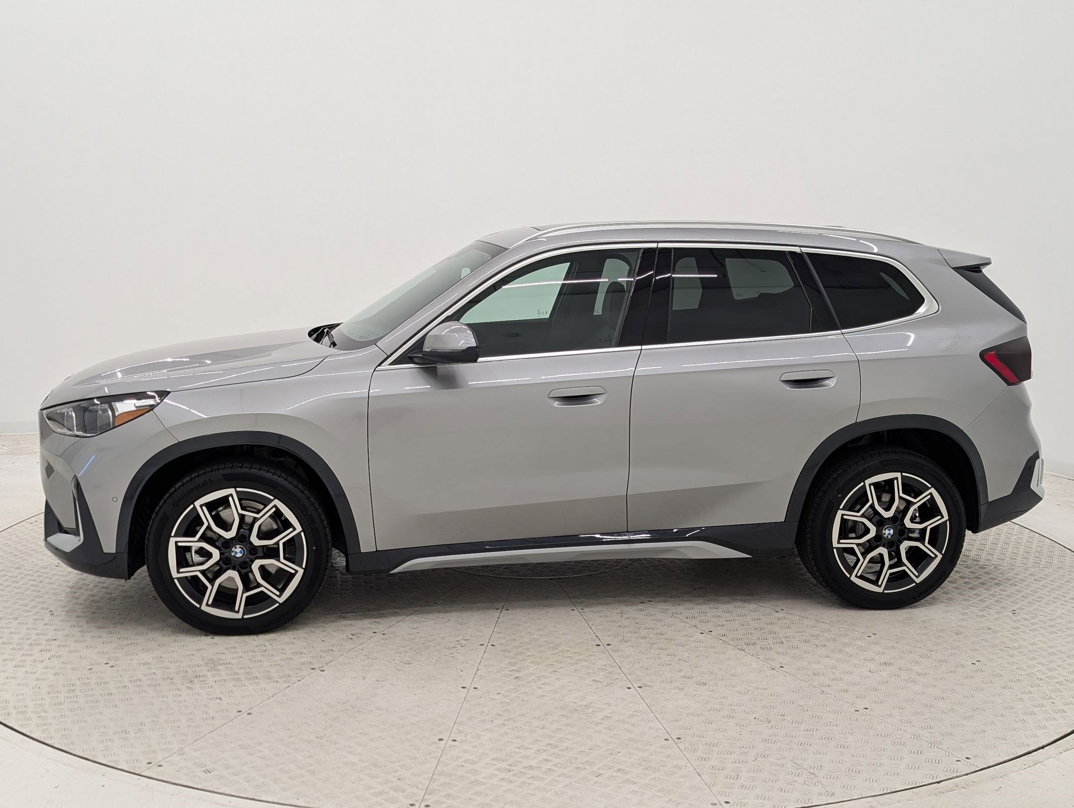 2026 Bmw X1 XDrive28i photo 2