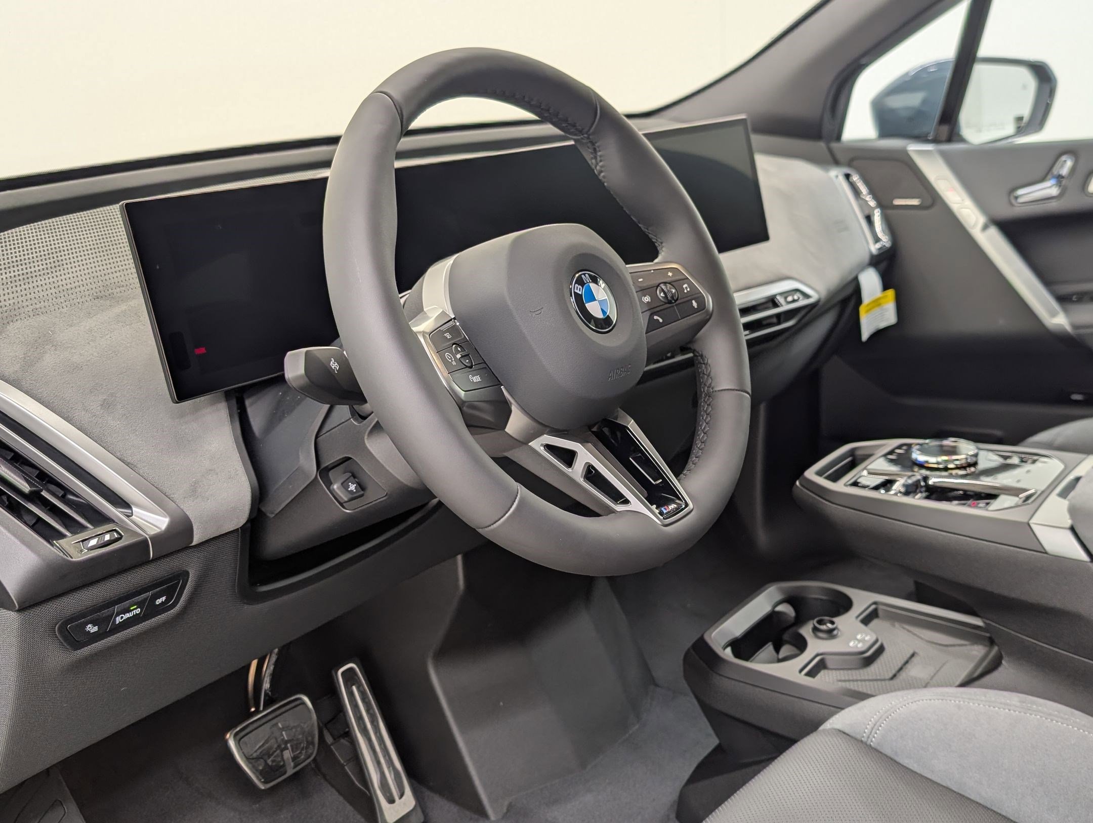2026 Bmw iX photo 4