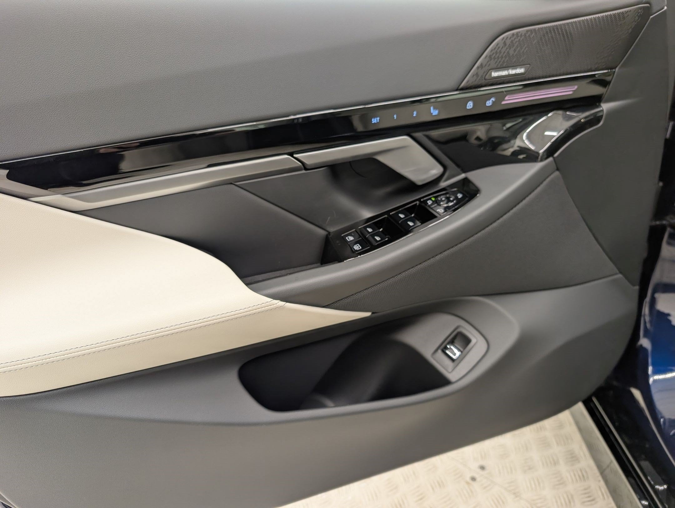 2026 BMW 5 Series 530i - Photo 14