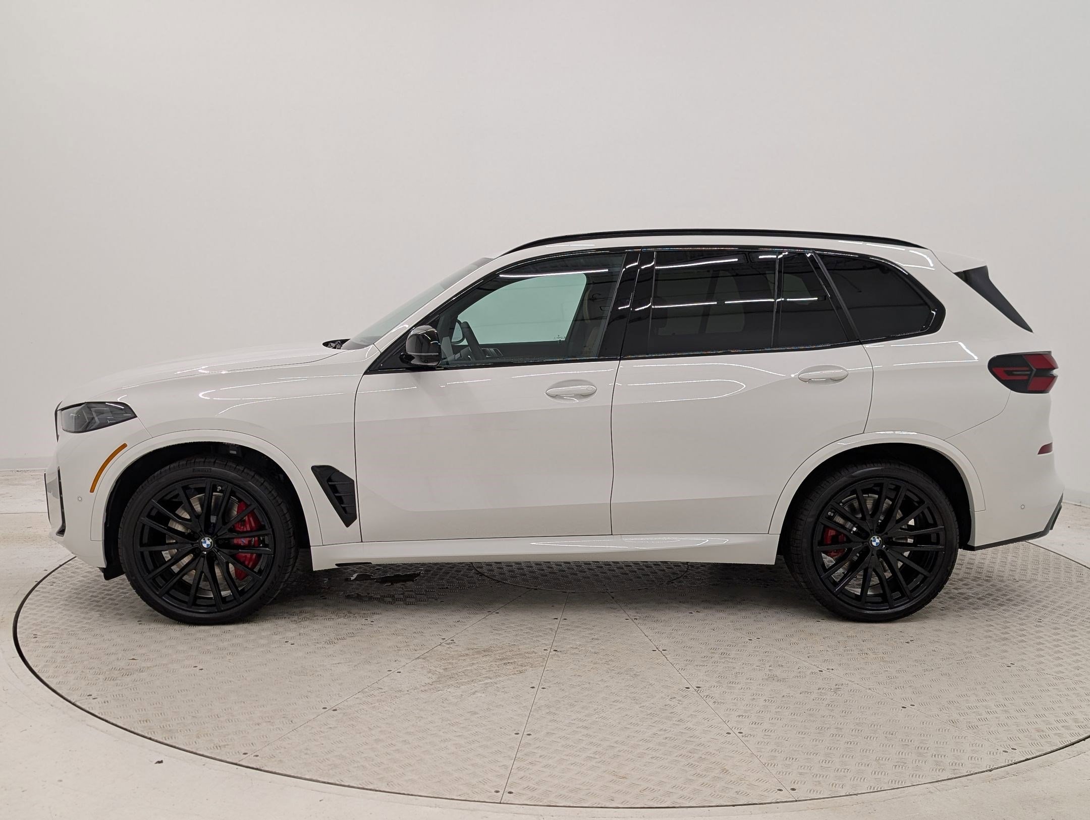 2026 Bmw X5 M60i photo 2