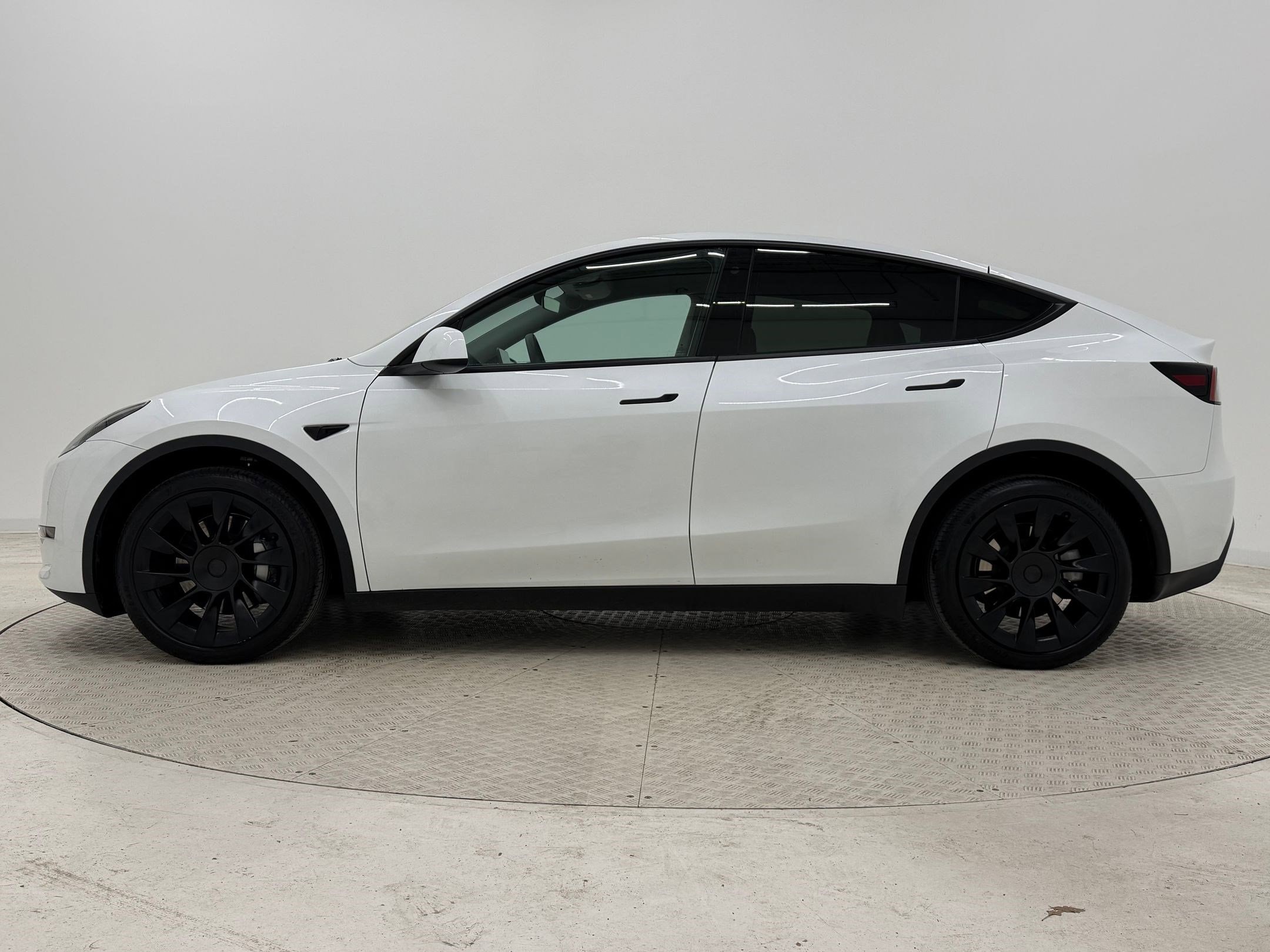 Used 2023 Tesla Model Y Long Range with VIN 7SAYGDEE4PA025389 for sale in Nashville, TN
