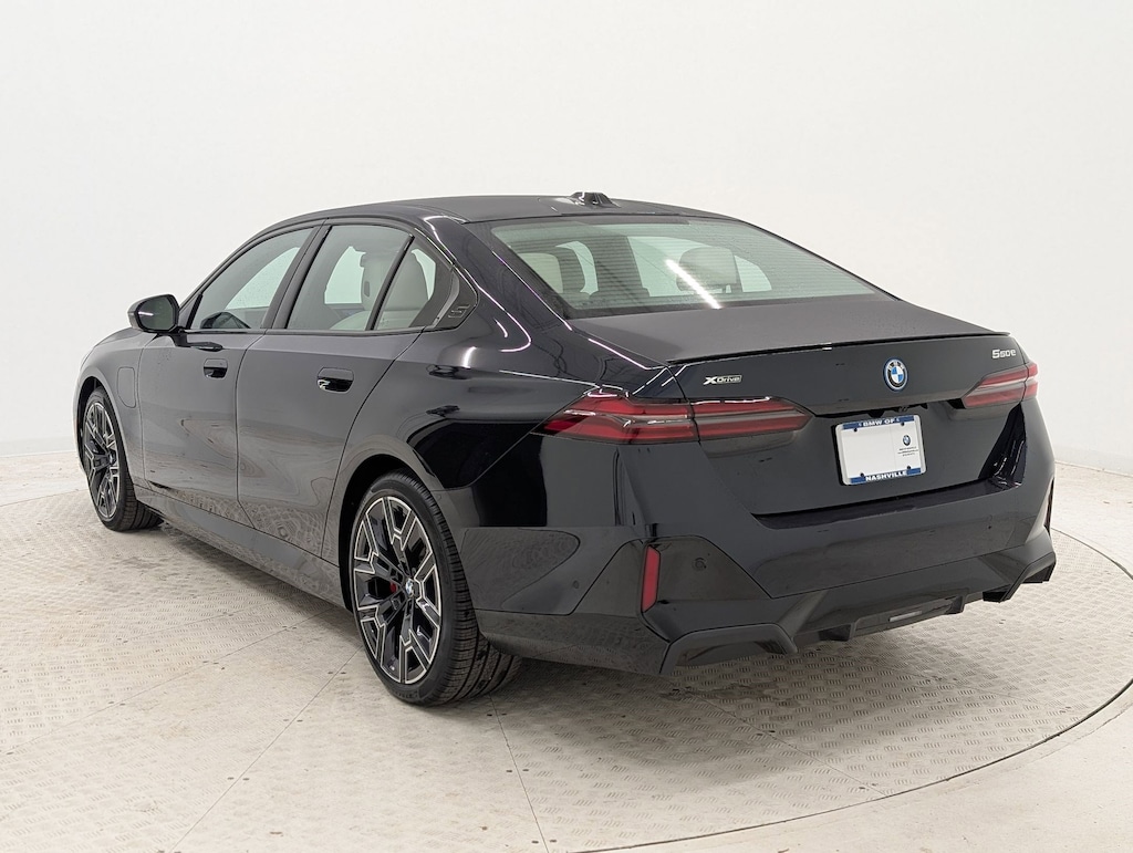 New 2026 BMW 550e xDrive Sedan